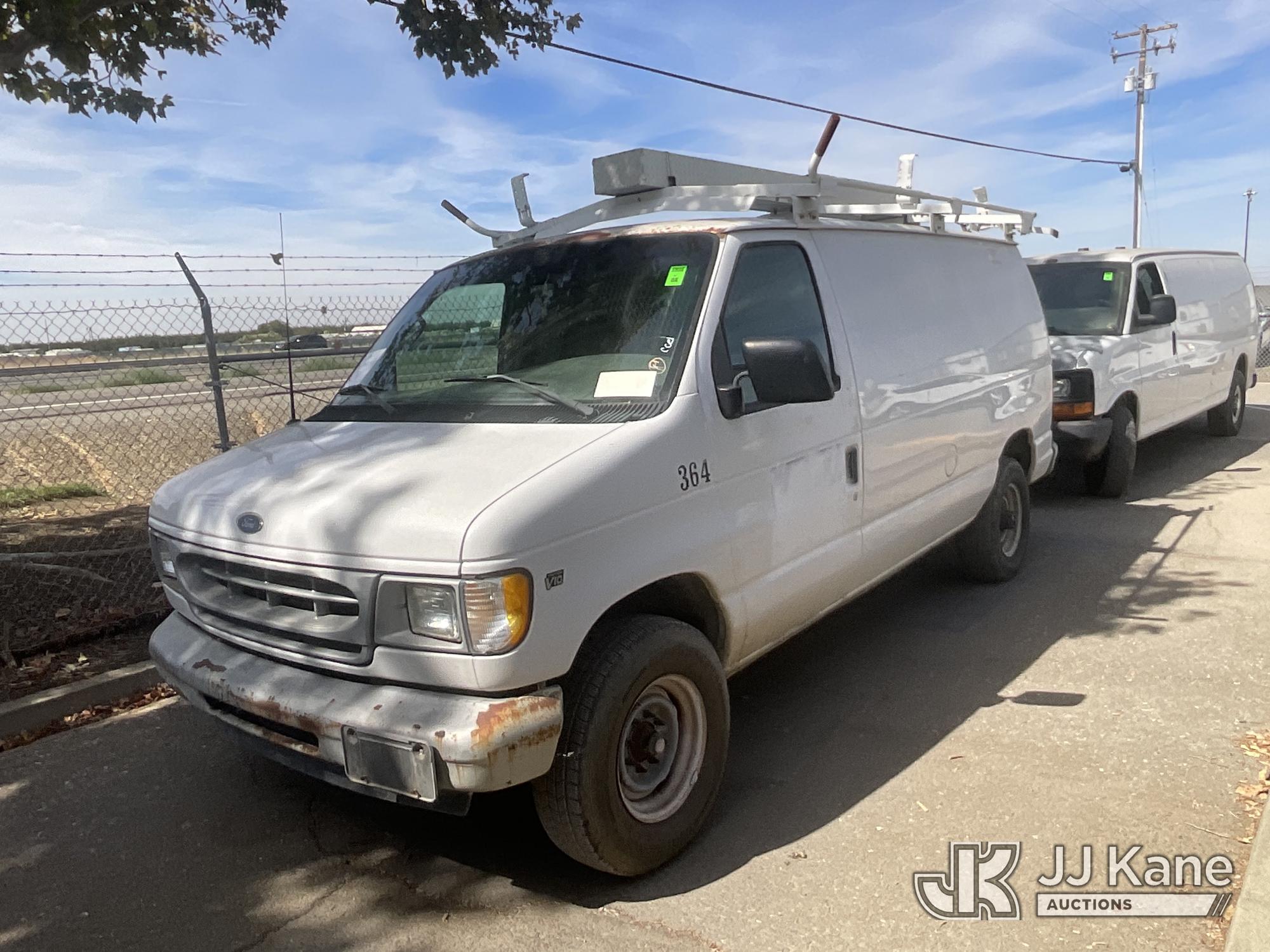 Photo of 2001 Ford Econoline E-350