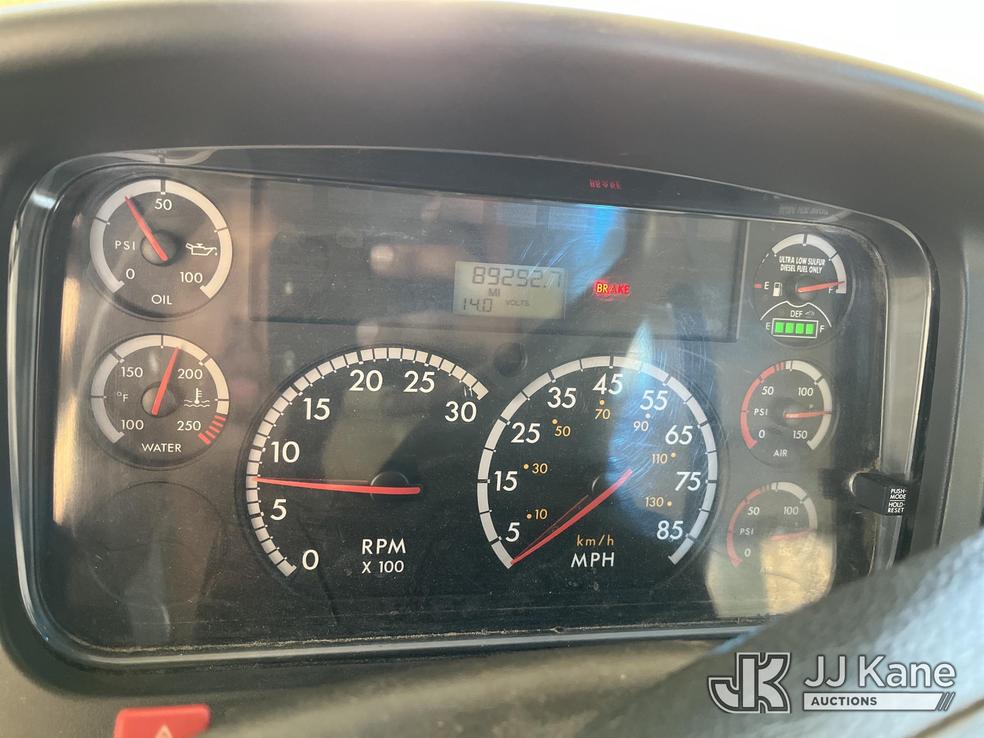 2014 Freightliner M2 106