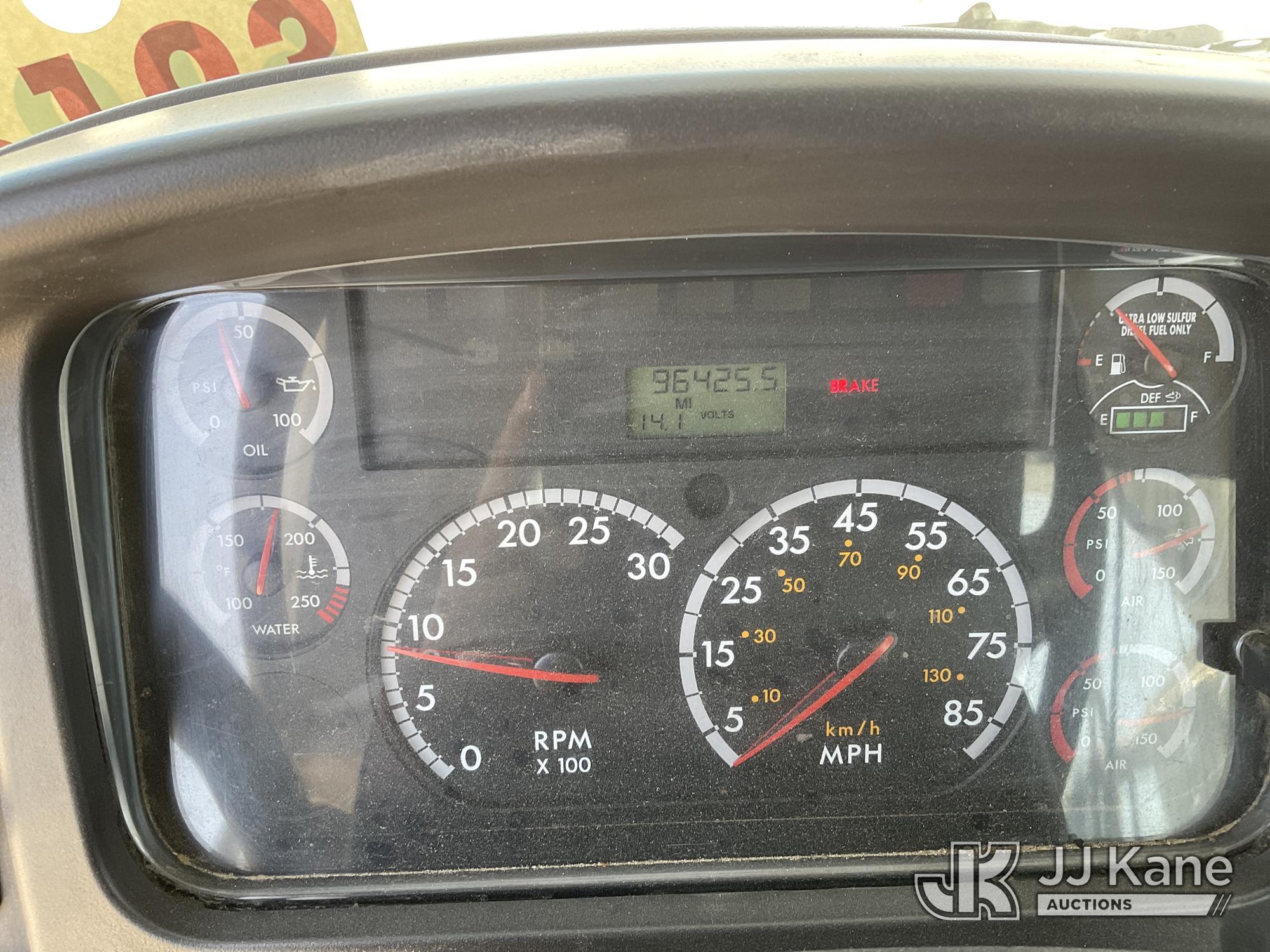 2013 Freightliner M2 106