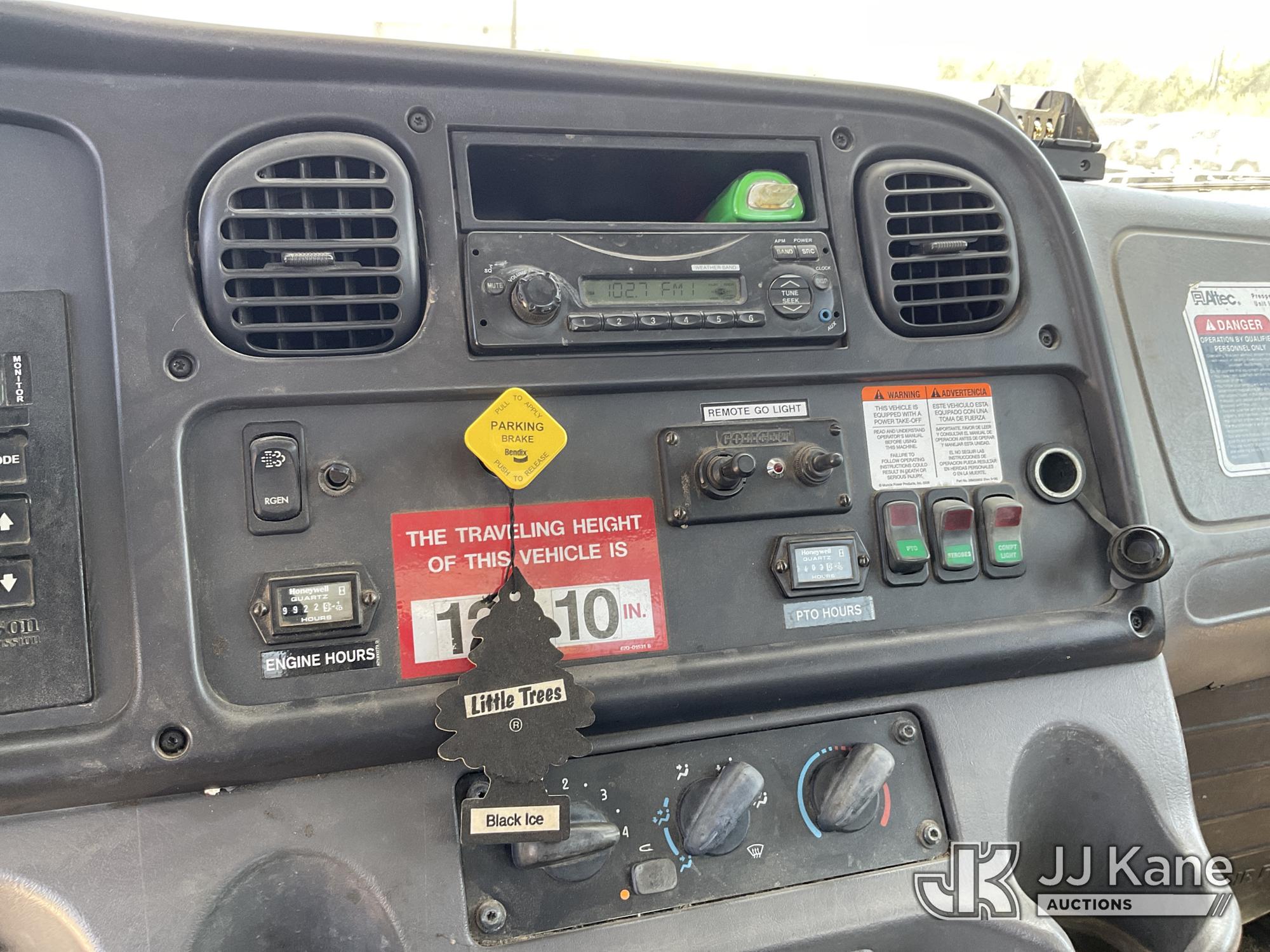 2013 Freightliner M2 106
