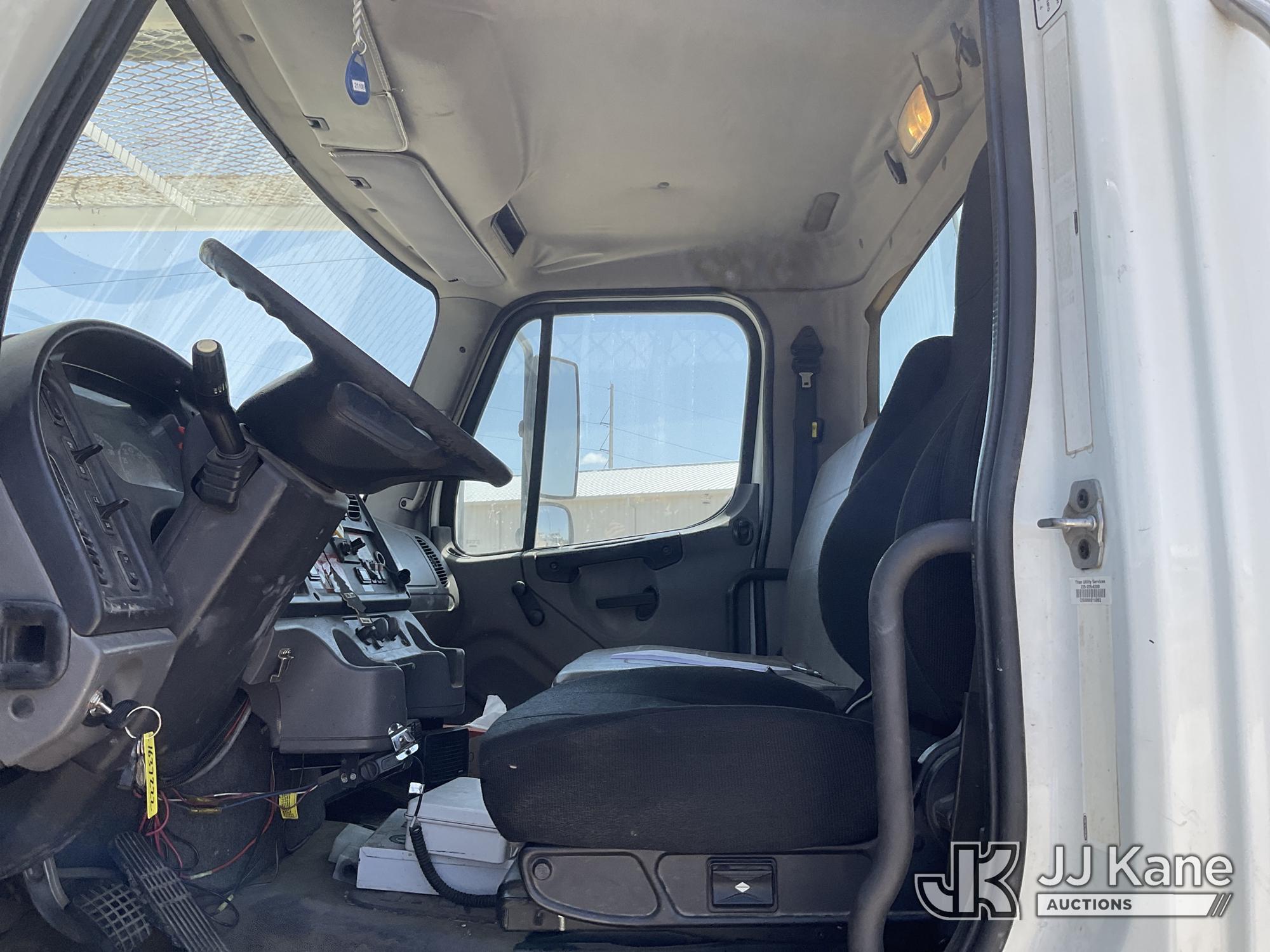 2013 Freightliner M2 106