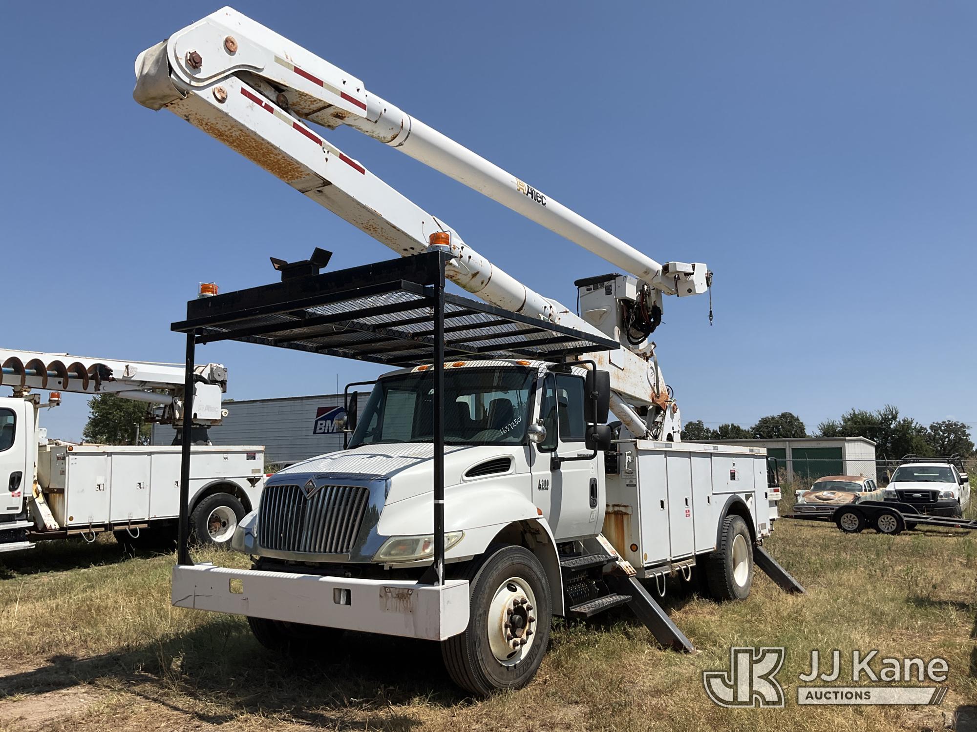Altec AA755L-MH, Material Handling Bucket Truck rear mounted on 2003 International 4300 Utility Truck