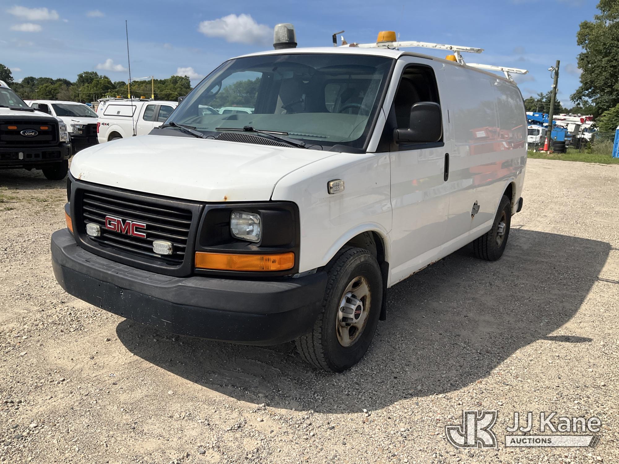 Photo of 2013 GMC Savana