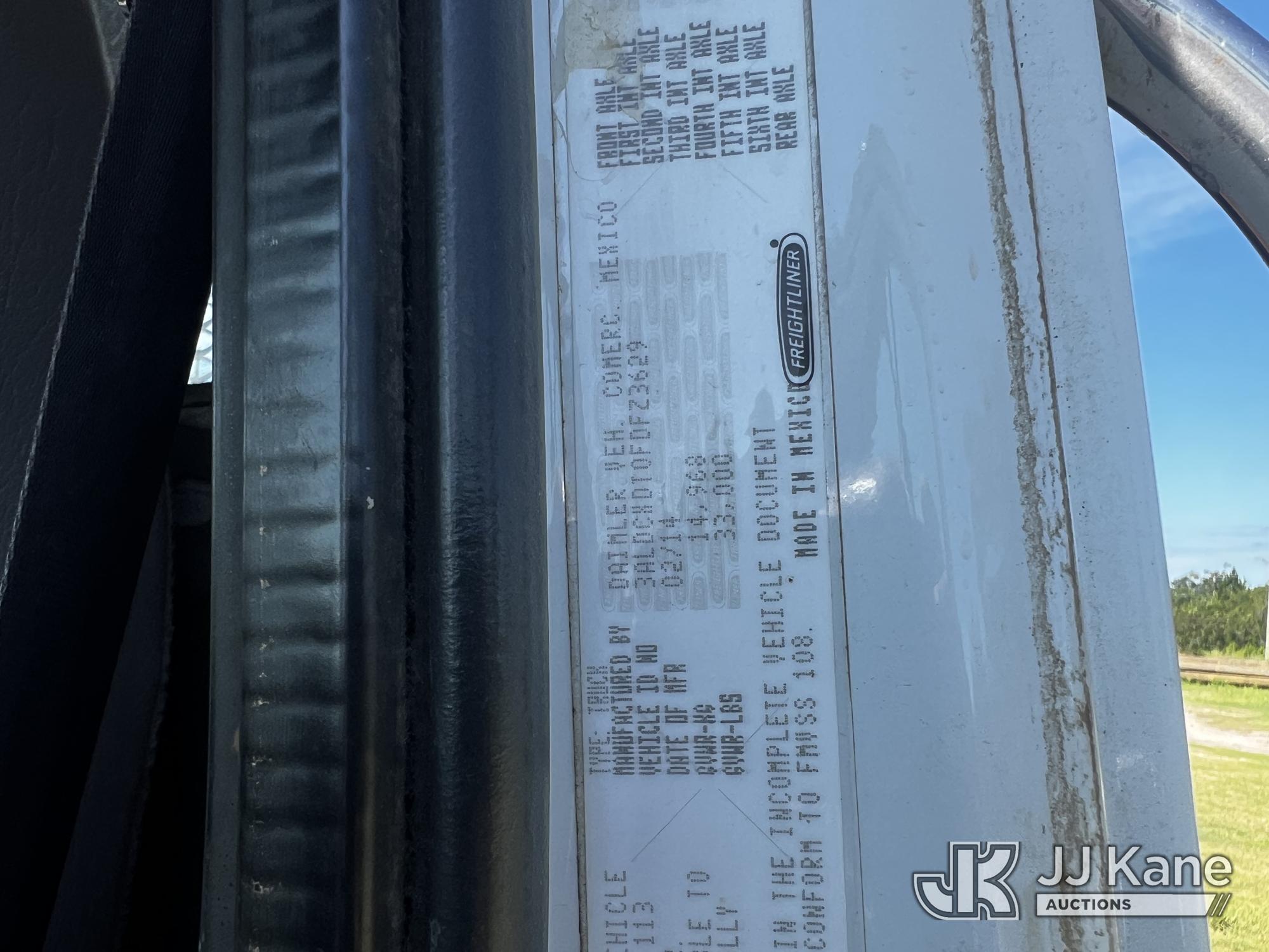 2015 Freightliner M2 106 4X4