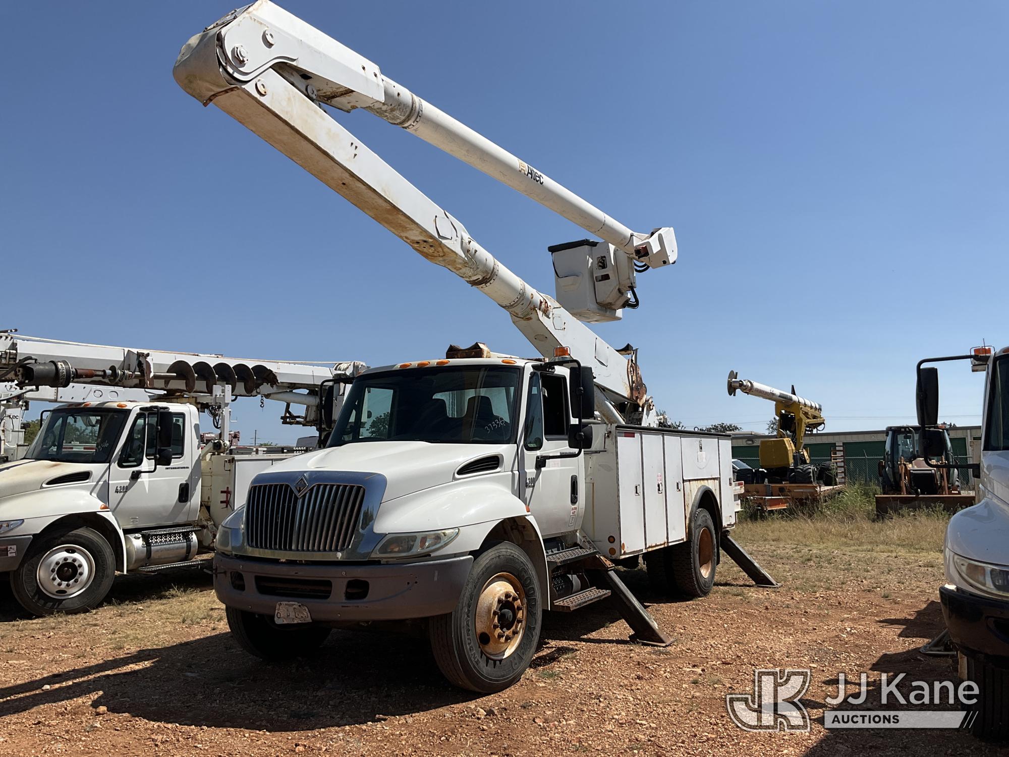 Altec AA755L, Material Handling Bucket Truck rear mounted on 2006 International 4300 Utility Truck