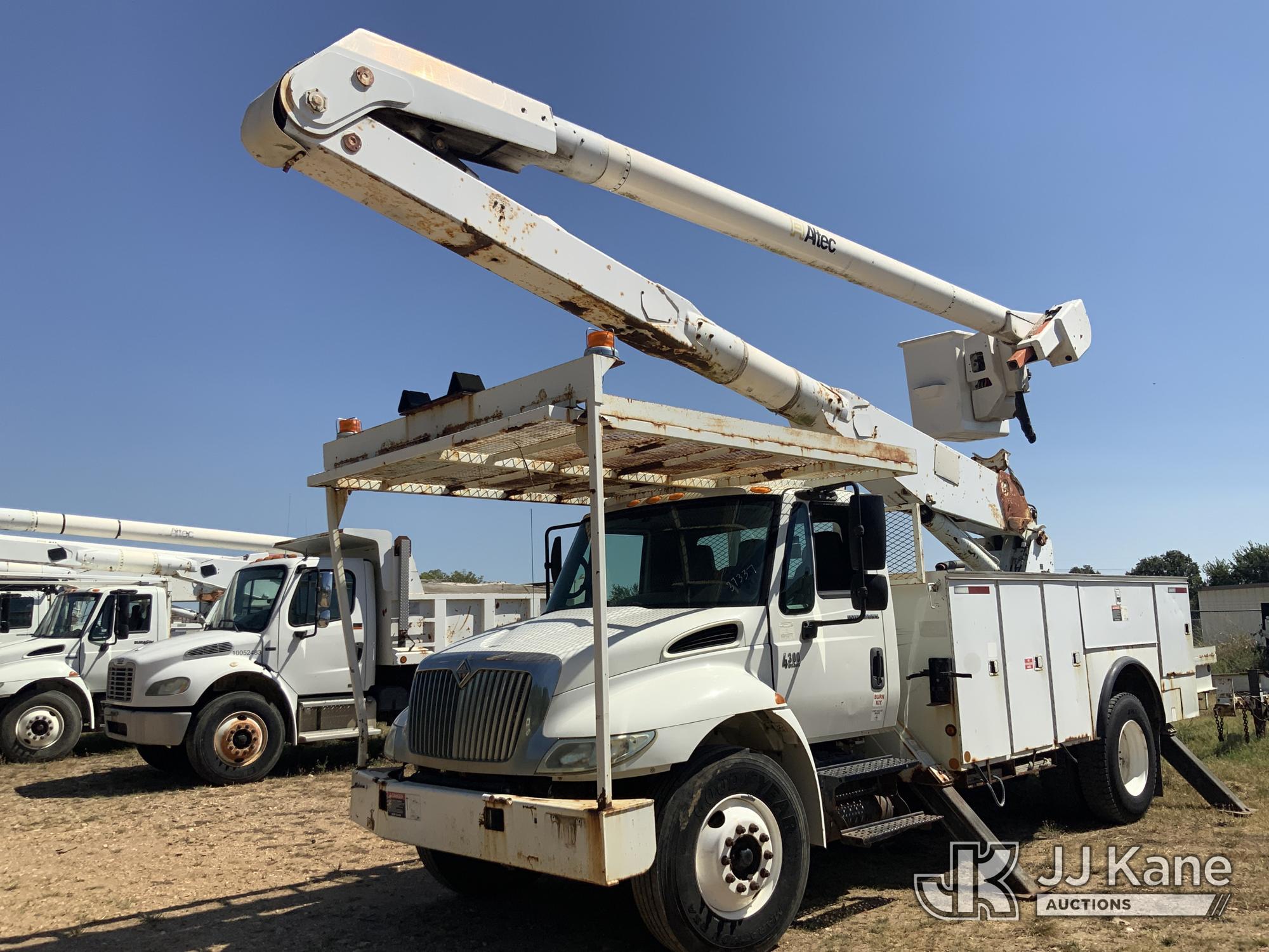 Altec AA755L, Material Handling Bucket Truck rear mounted on 2005 International 4300 Utility Truck