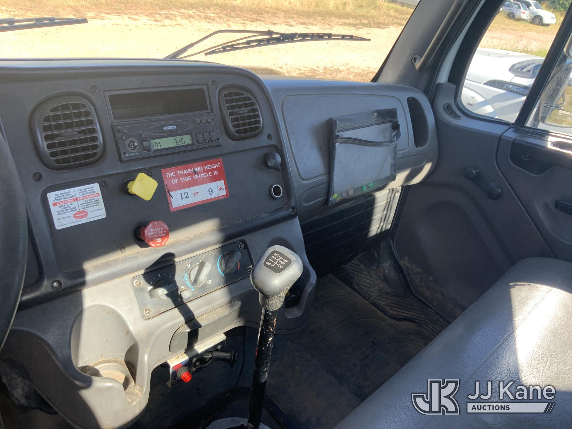 2004 Freightliner M2 106 MEDIUM DUTY