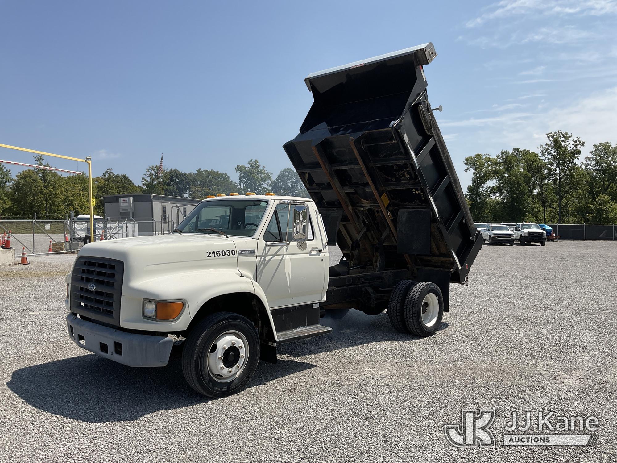 Photo of 1997 Ford F700