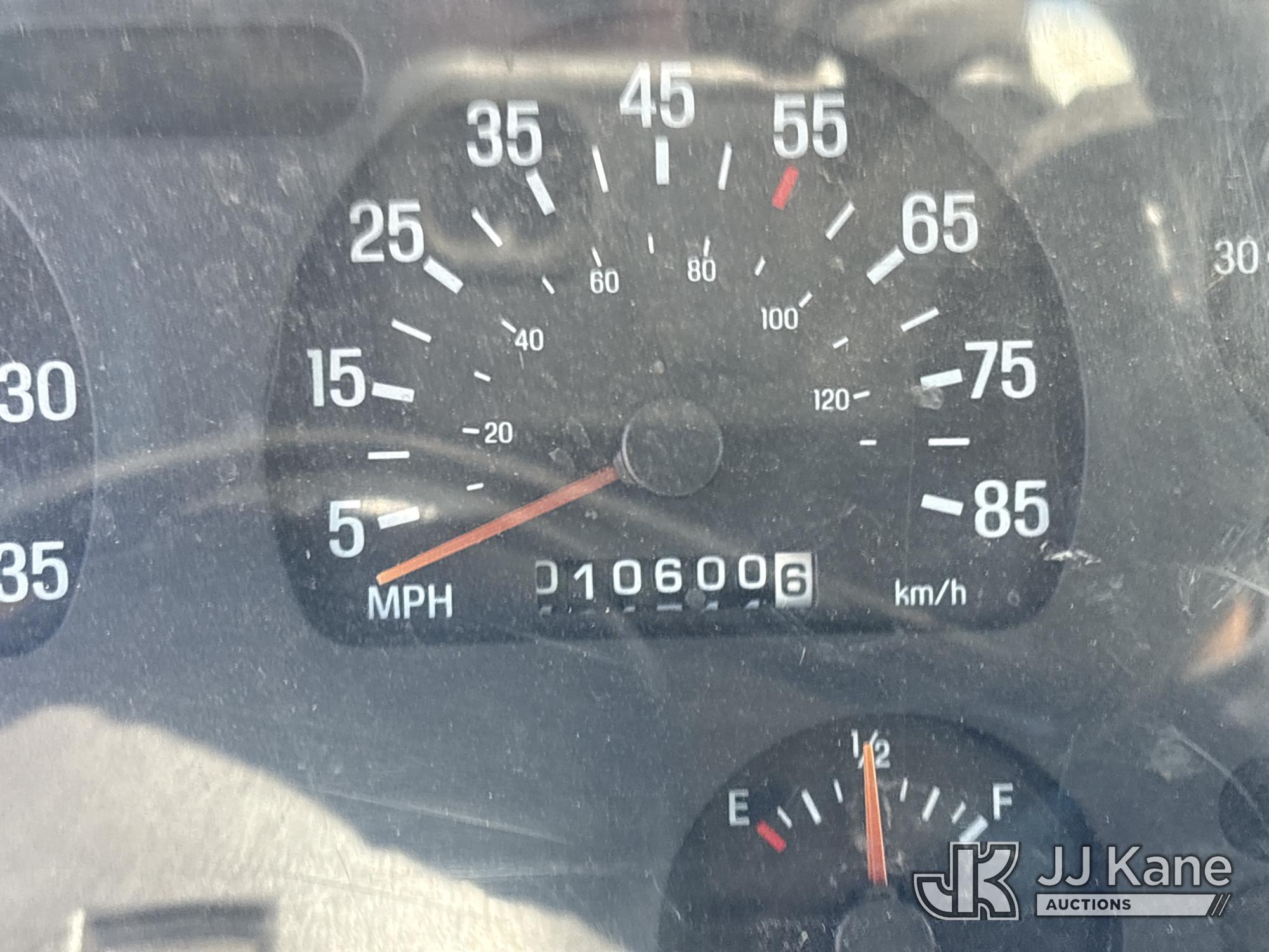 2000 Sterling L7500