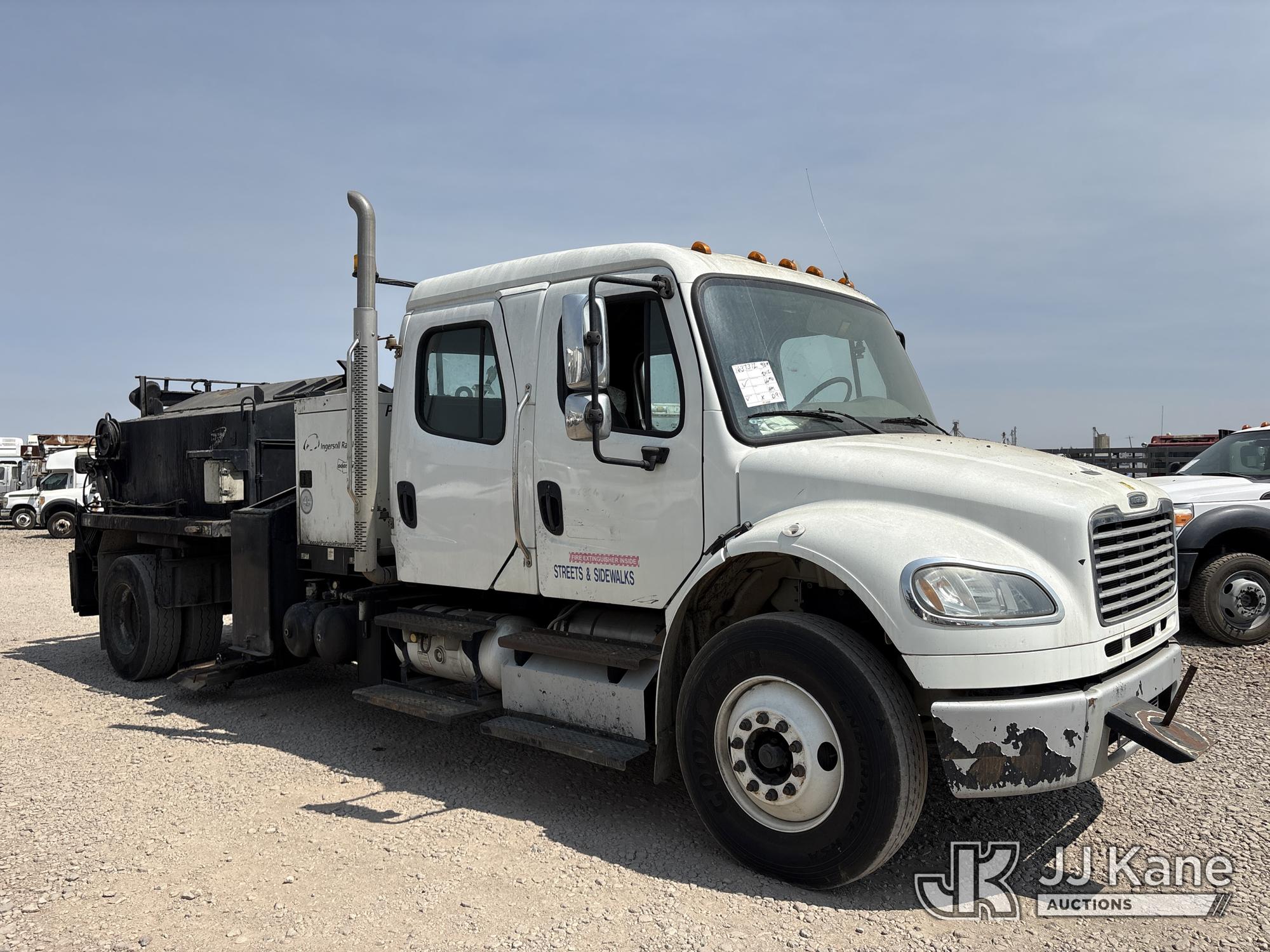 2013 Freightliner M2 106