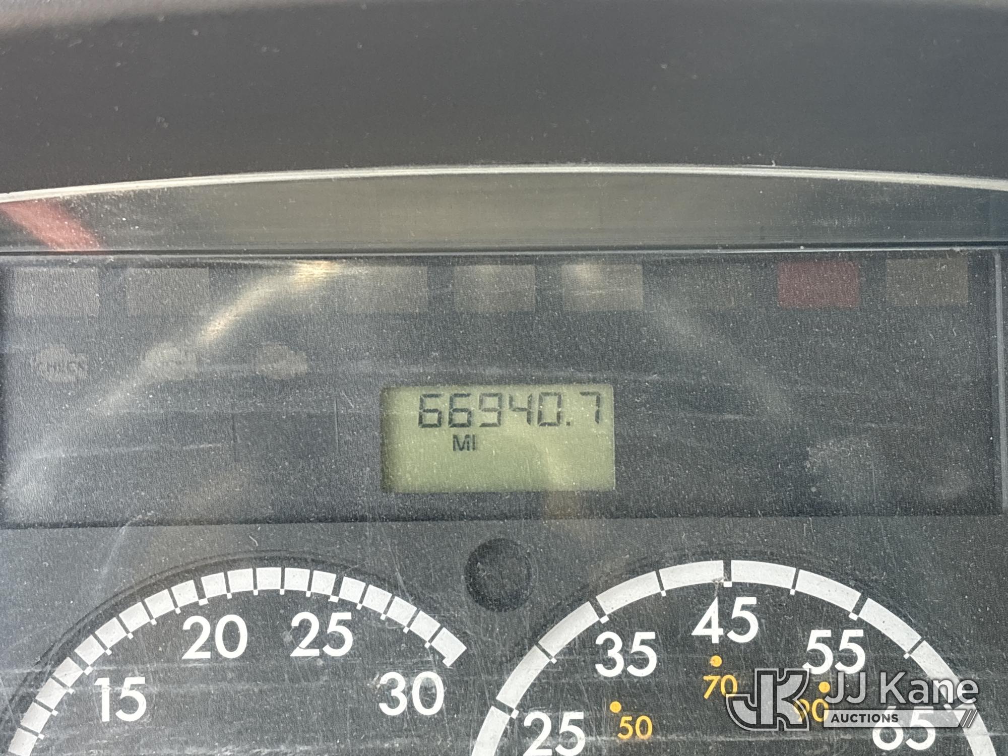 2013 Freightliner M2 106