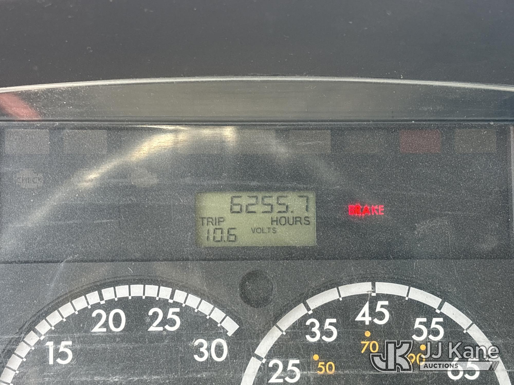 2013 Freightliner M2 106