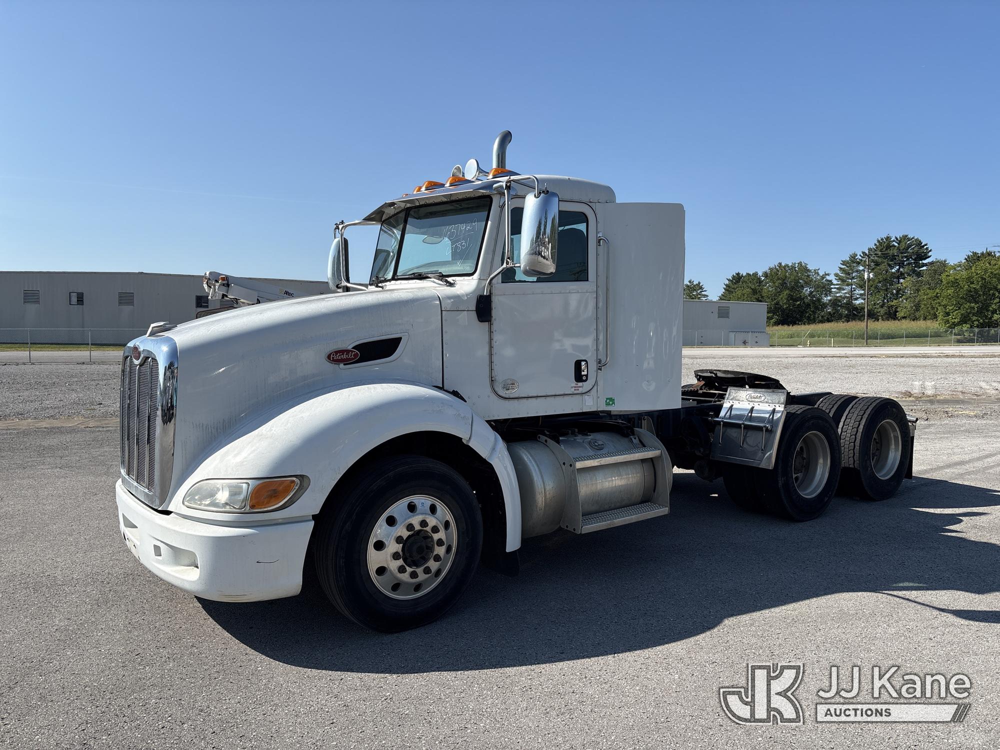 Photo of 2012 Peterbilt 386