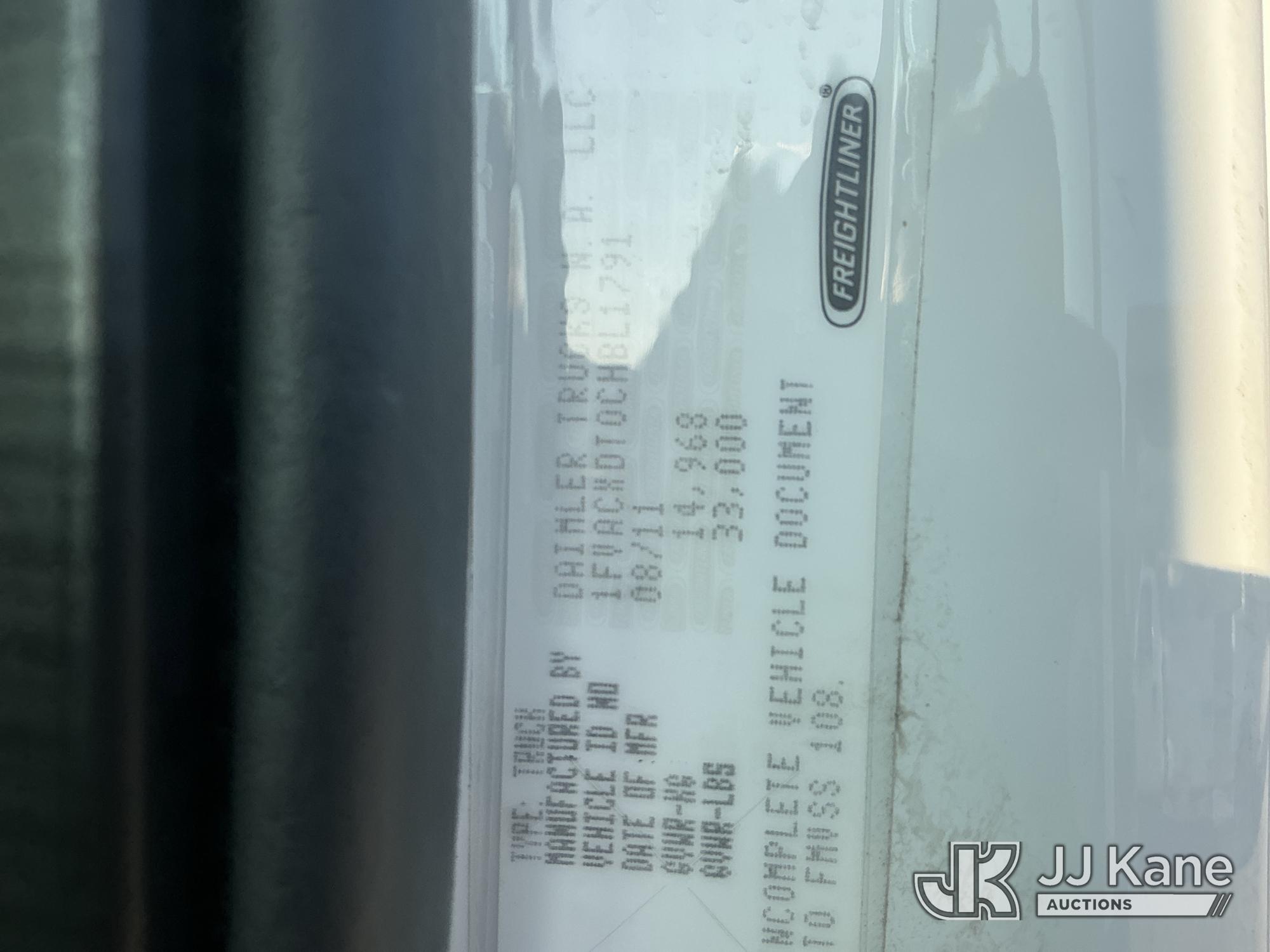 2012 Freightliner M2 106