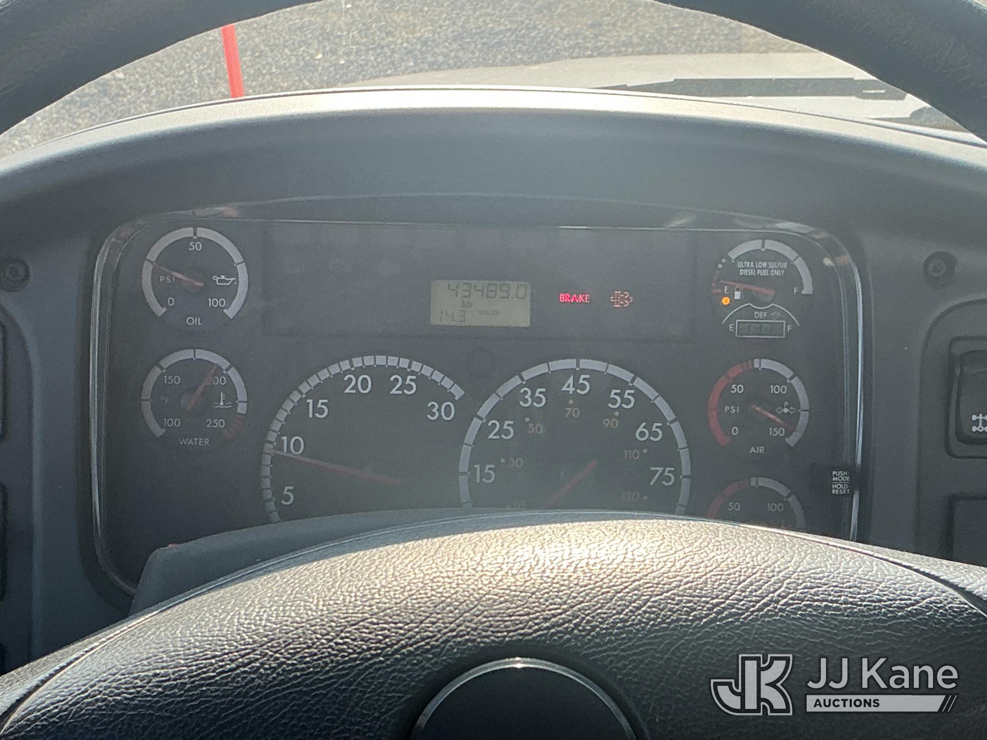 2012 Freightliner M2 106