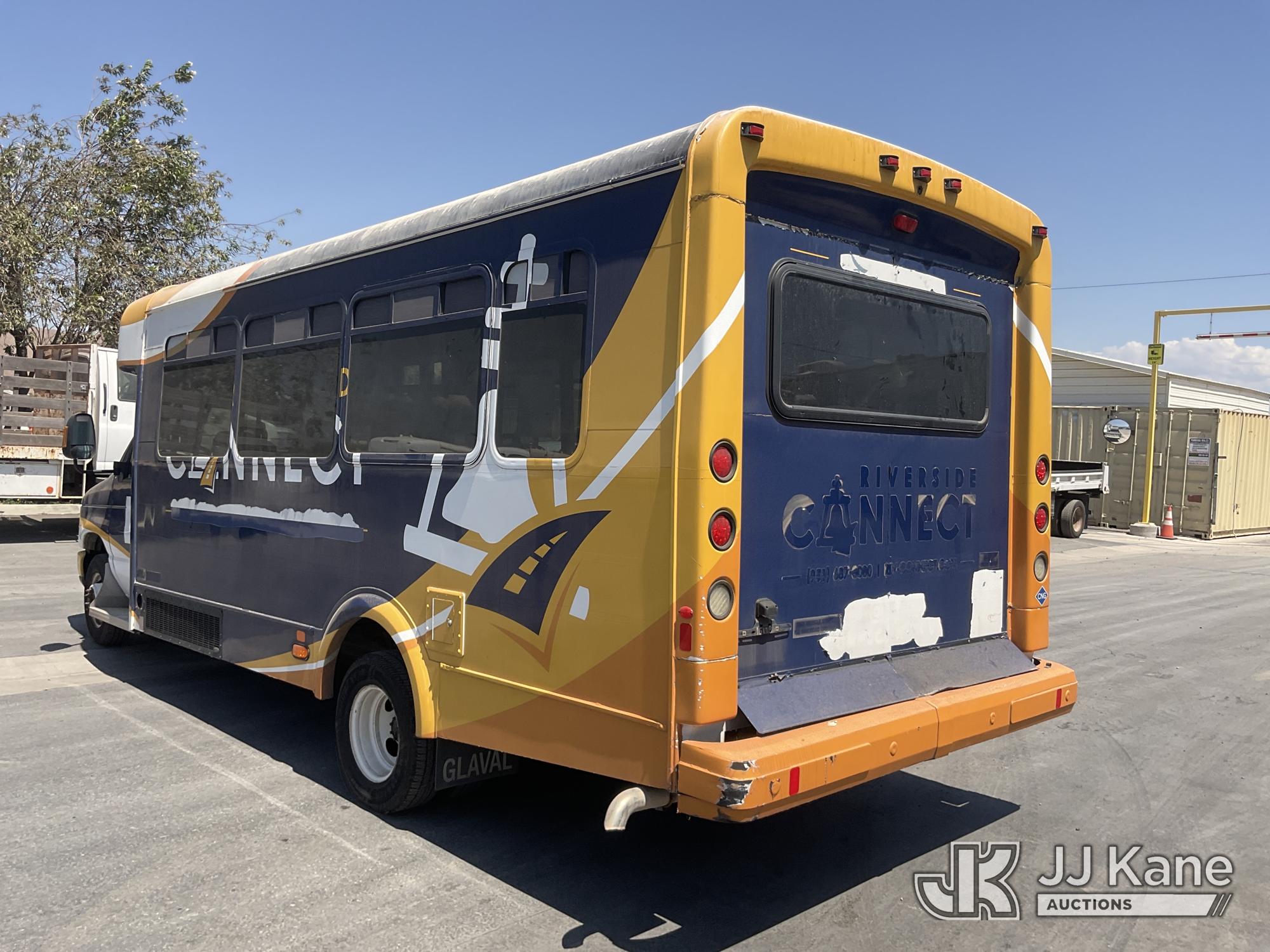 2013 Ford ECONOLINE E-450