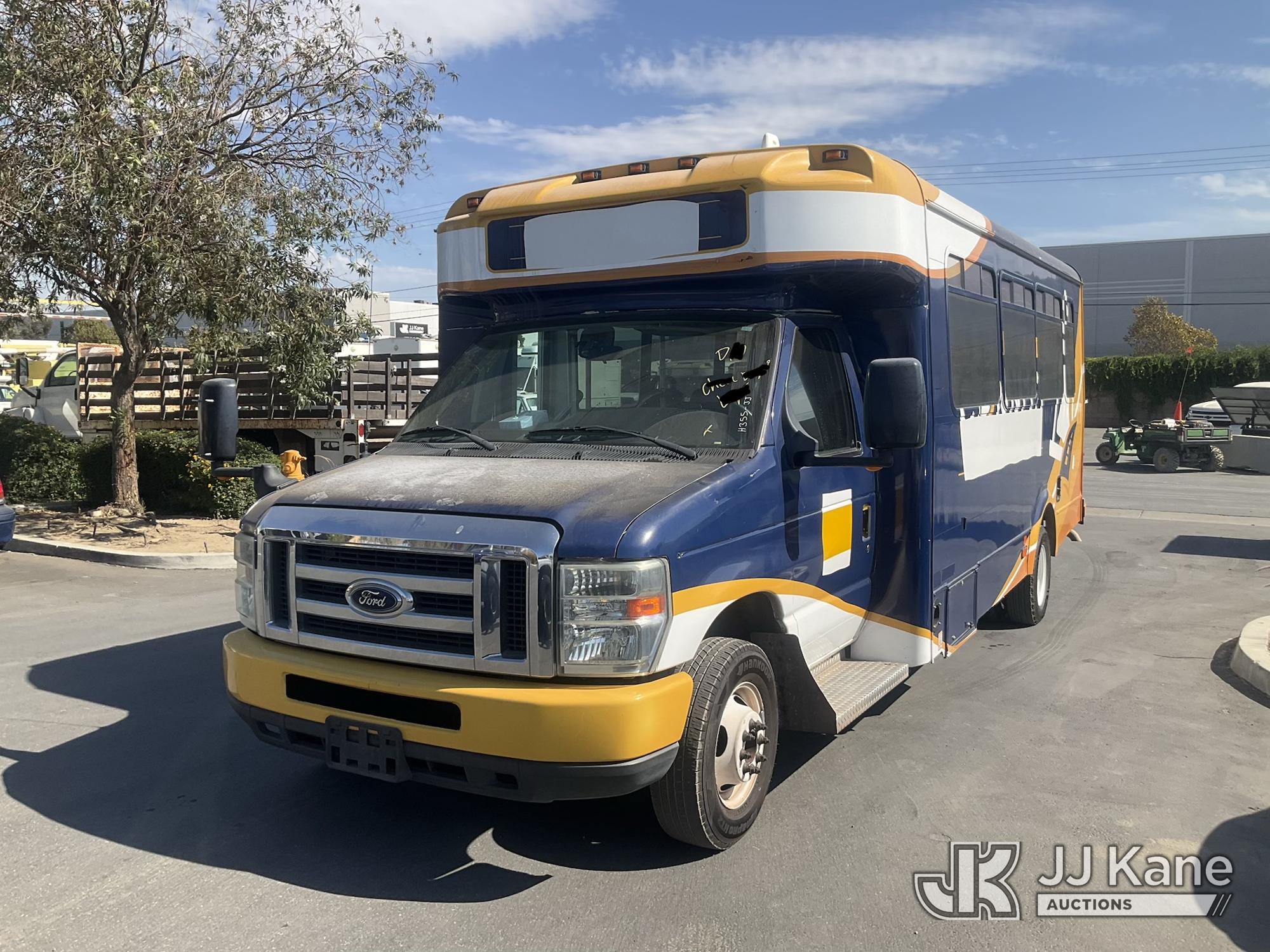 2017 Ford Econoline E450 Passenger Bus