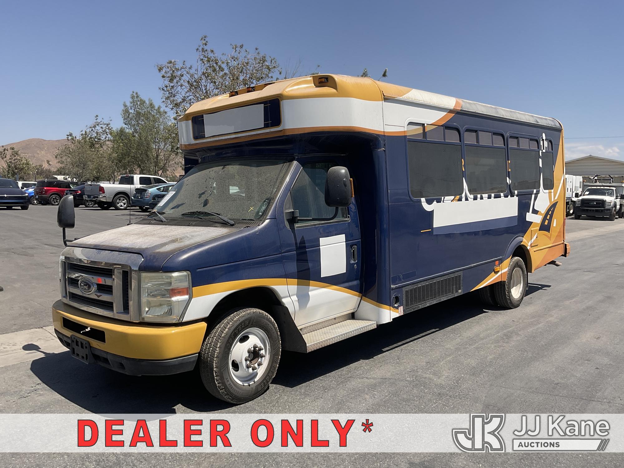 2013 Ford Econoline E450 Passenger Bus