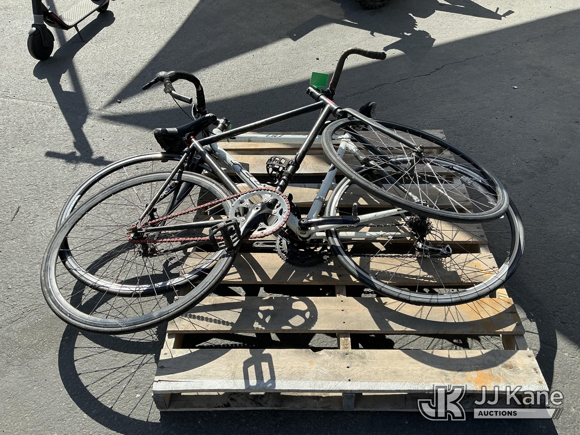 (2) Bikes (Used) NOTE: This unit is being sold AS IS/WHERE IS via Timed Auction and is located in Jurupa Valley