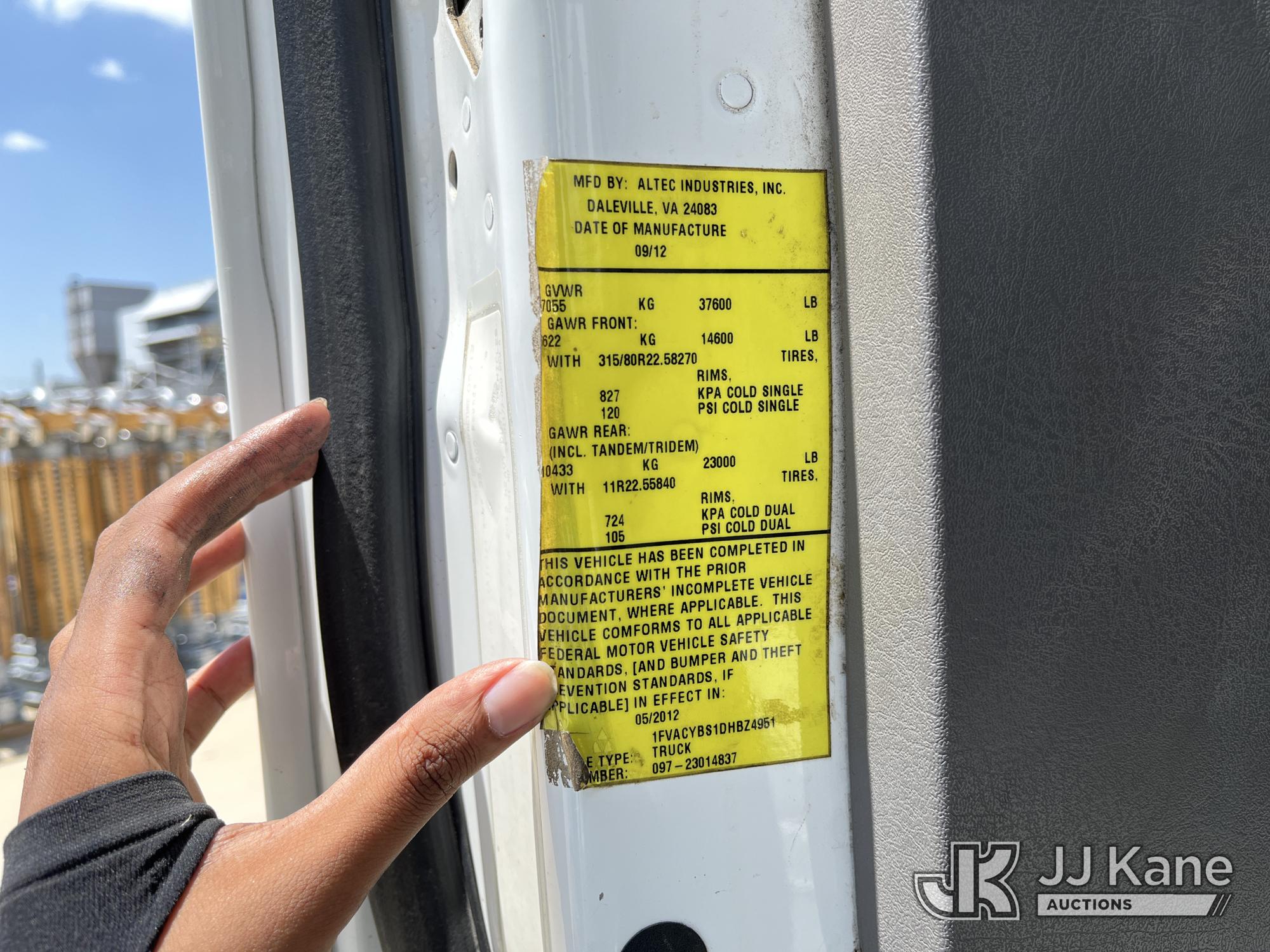 2013 Freightliner M2 106