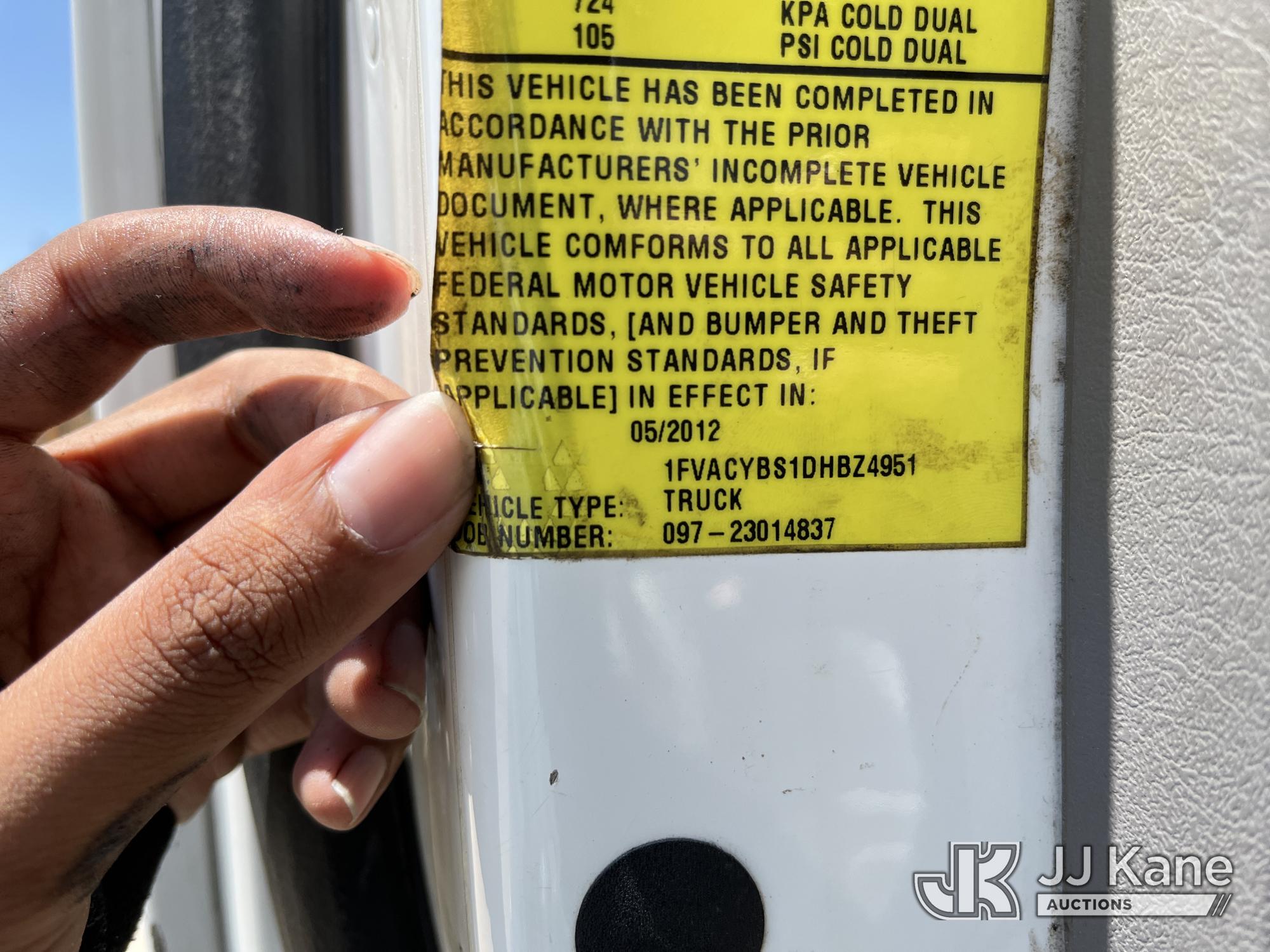 2013 Freightliner M2 106