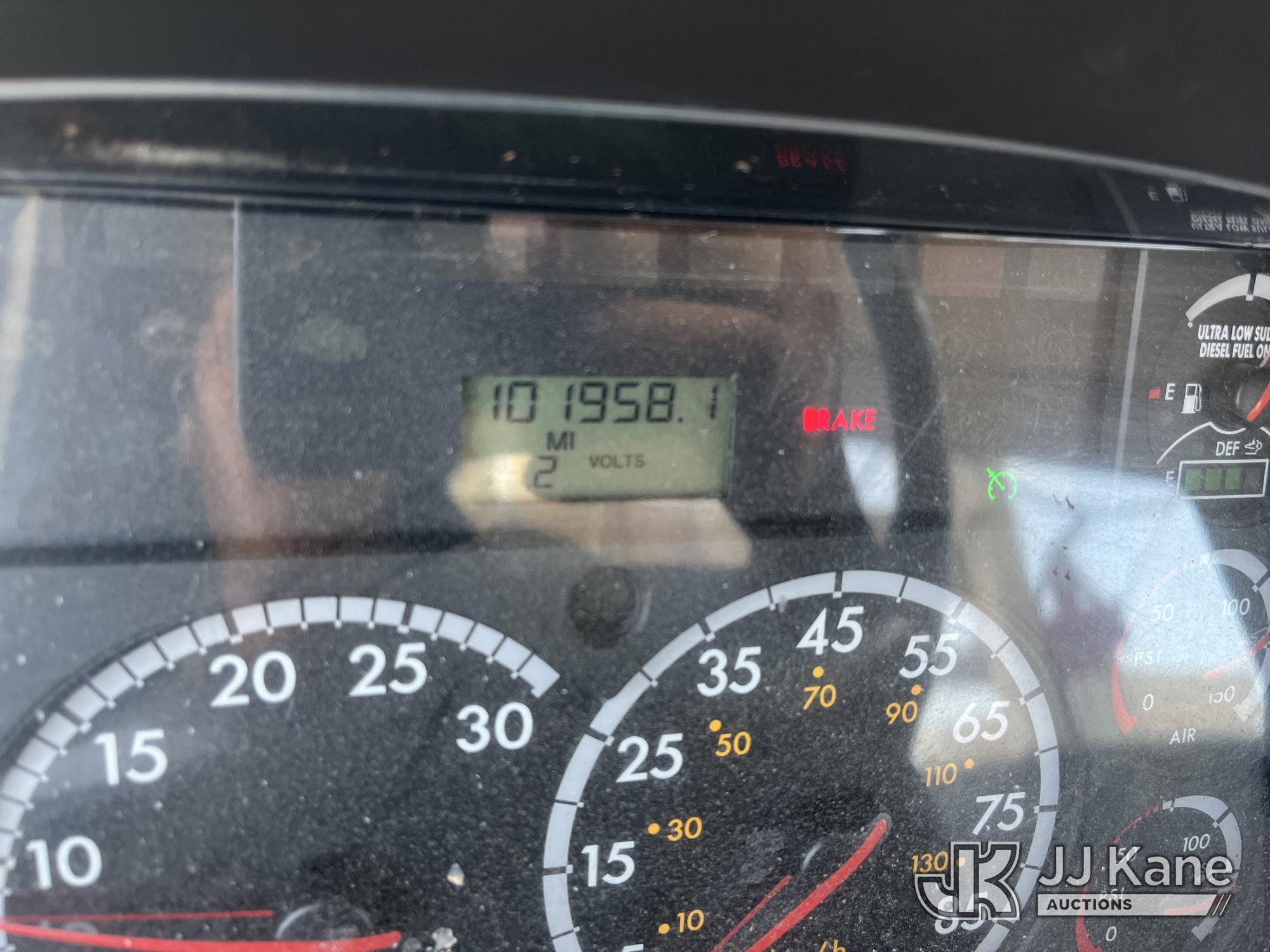2013 Freightliner M2 106