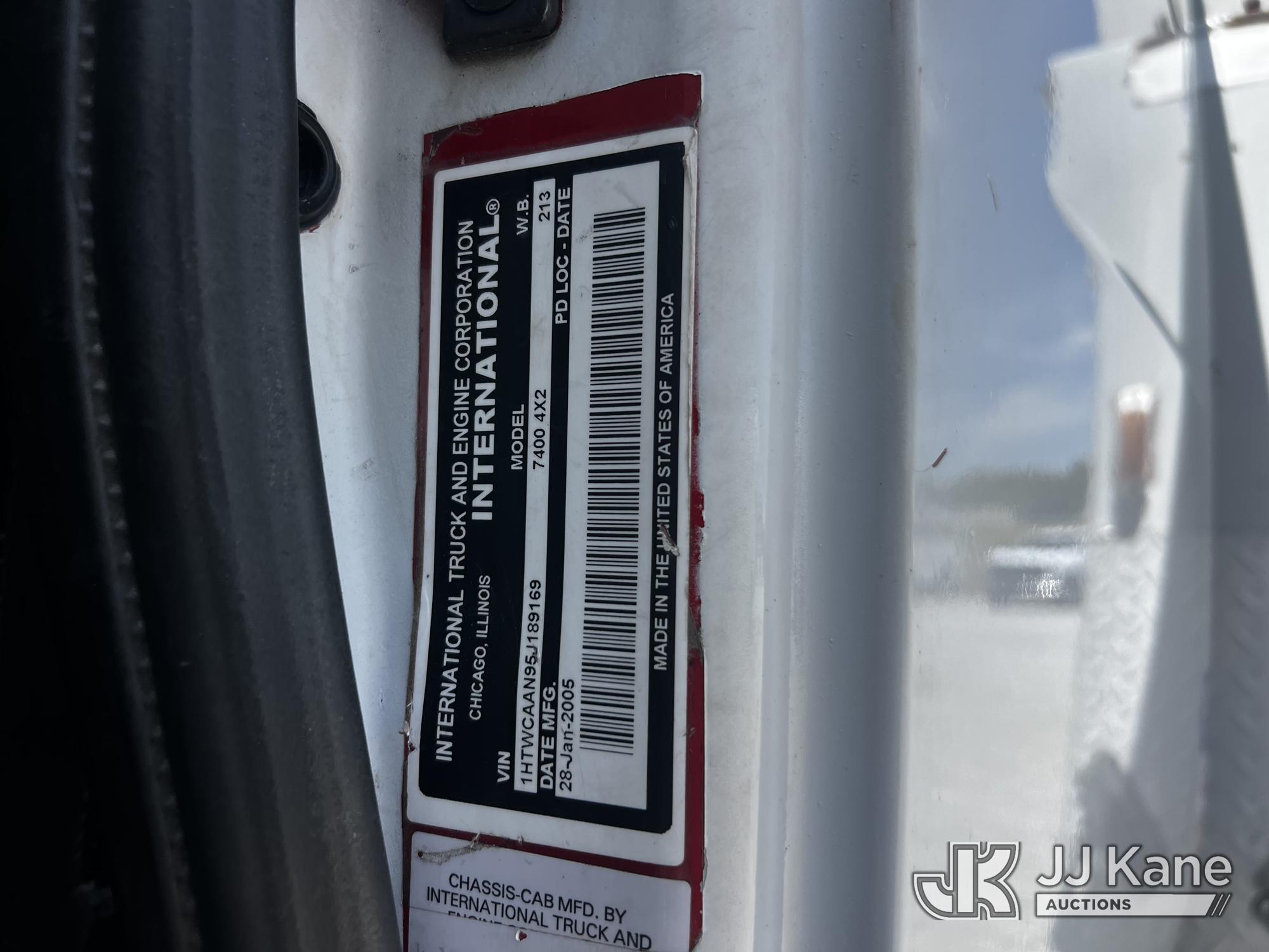2005 International 7400