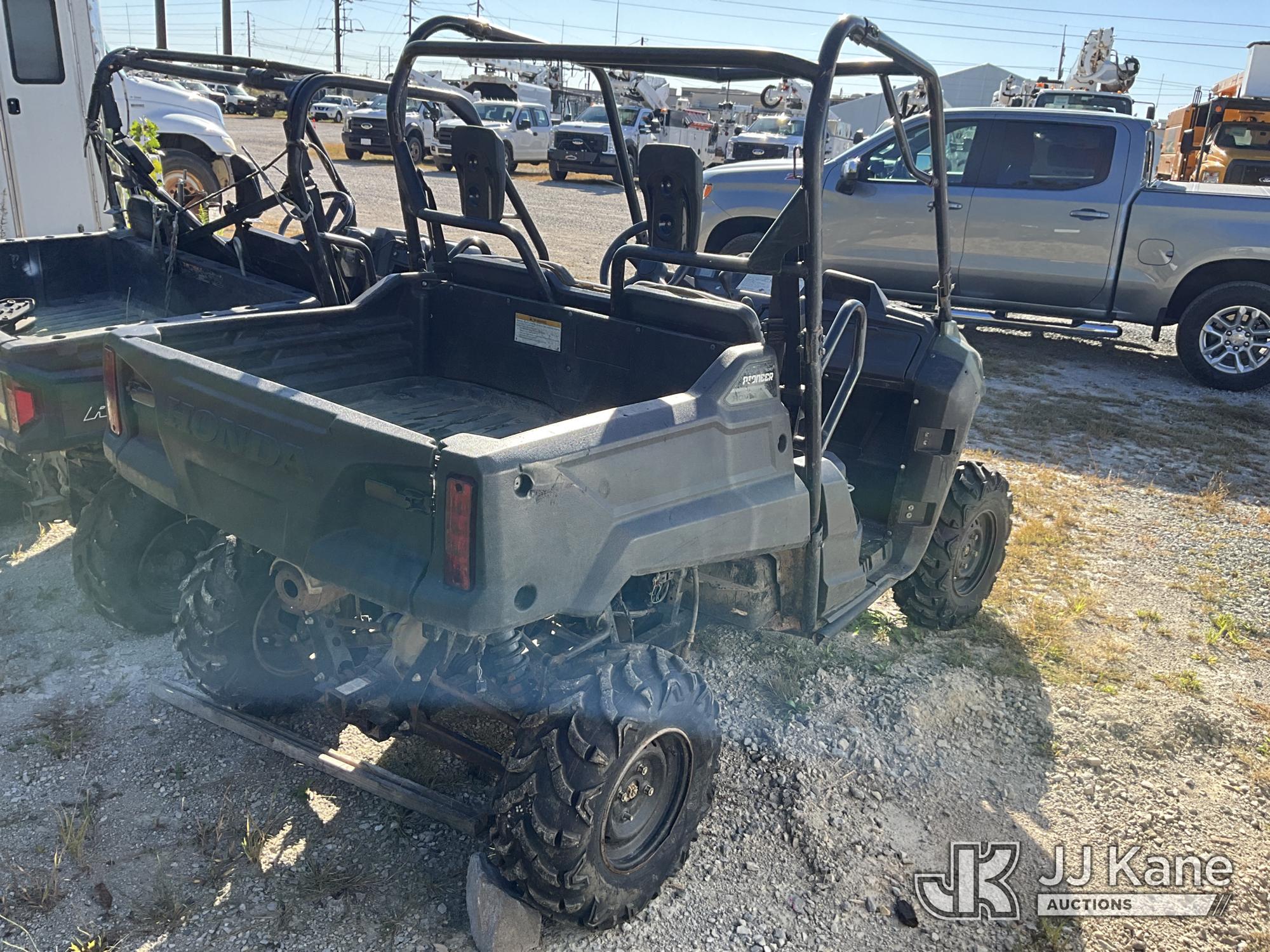 2021 Honda  PIONEER SXS700M2