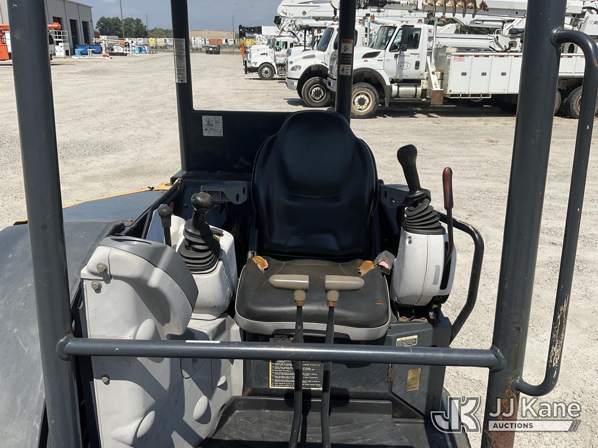 2015 John Deere 35G