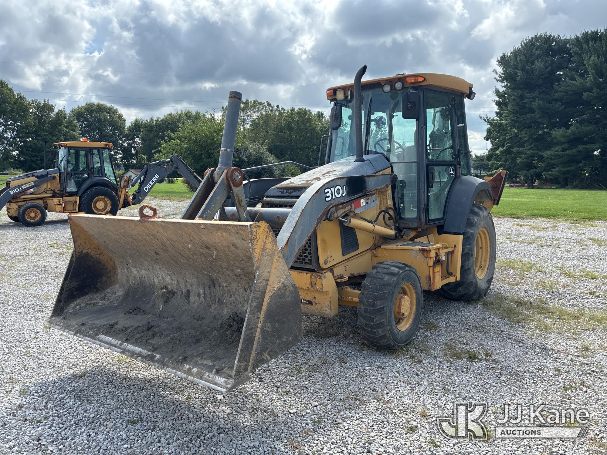 Photo of 2010 John Deere 310J 4x4