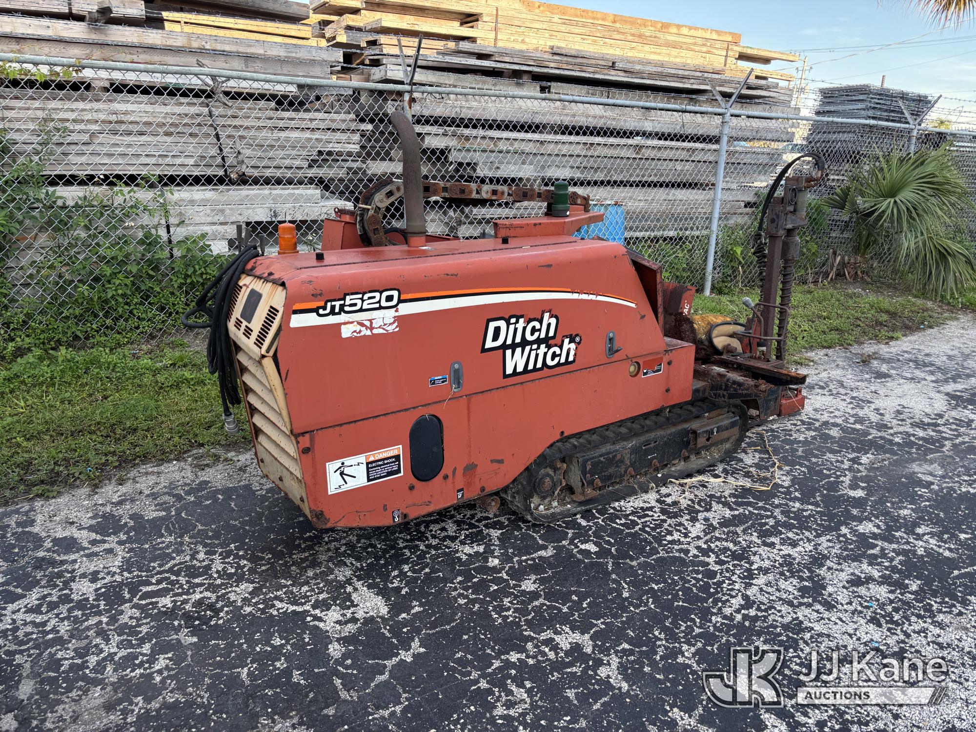2004 Ditch Witch JT520