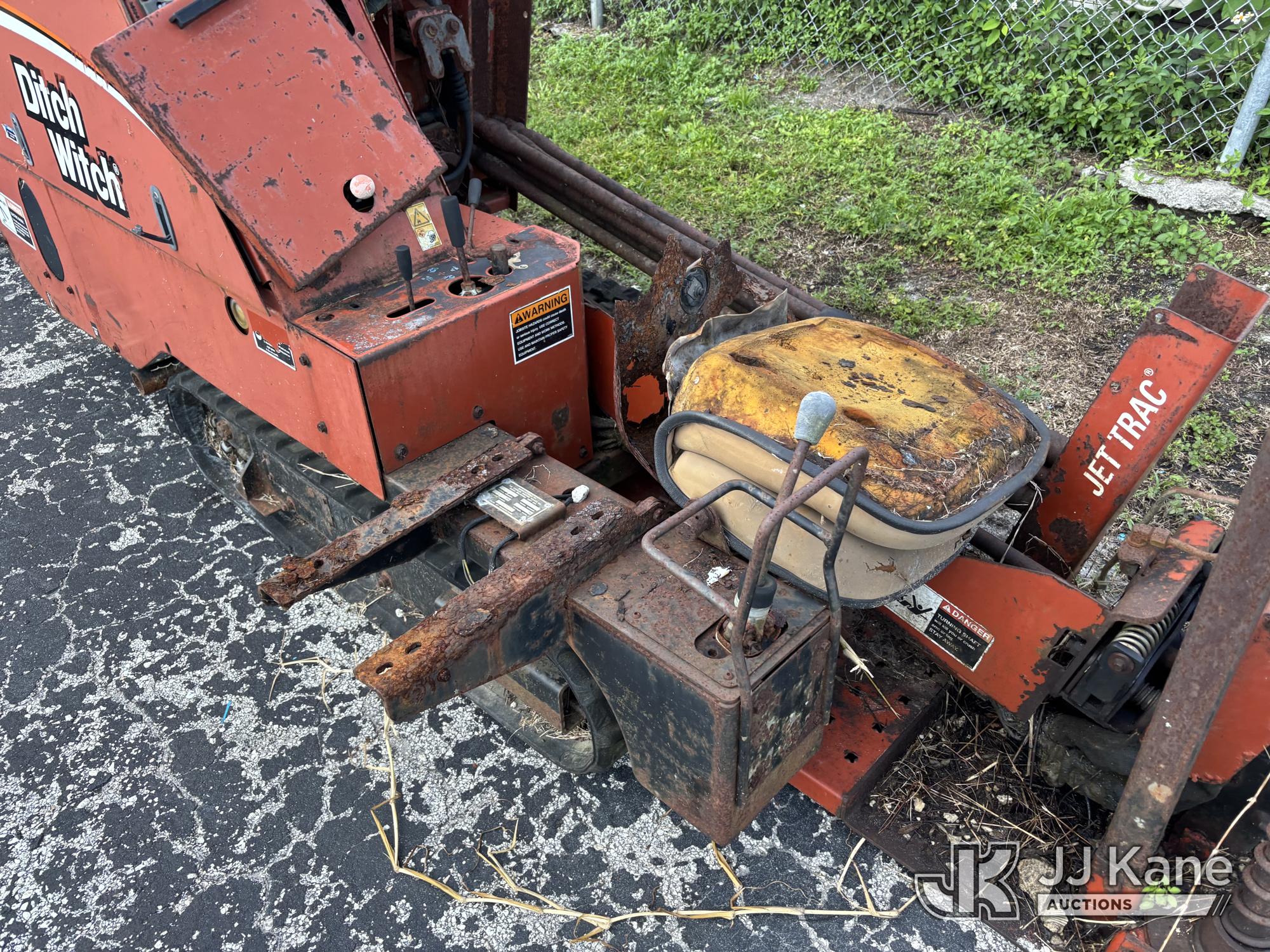 2004 Ditch Witch JT520