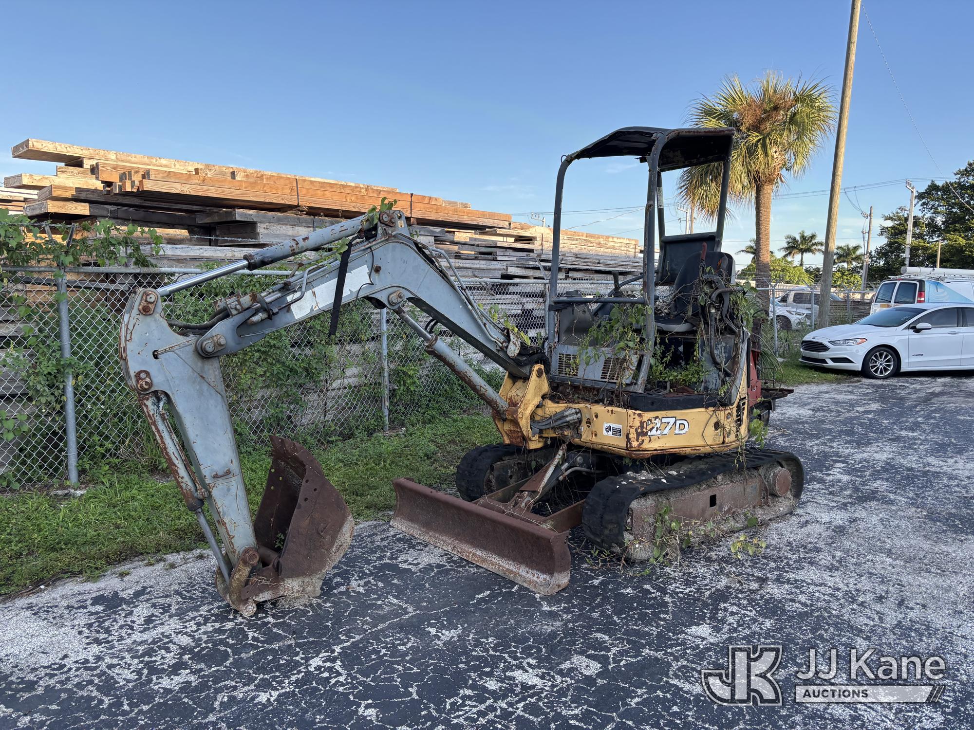 Photo of 2006 John Deere 27D