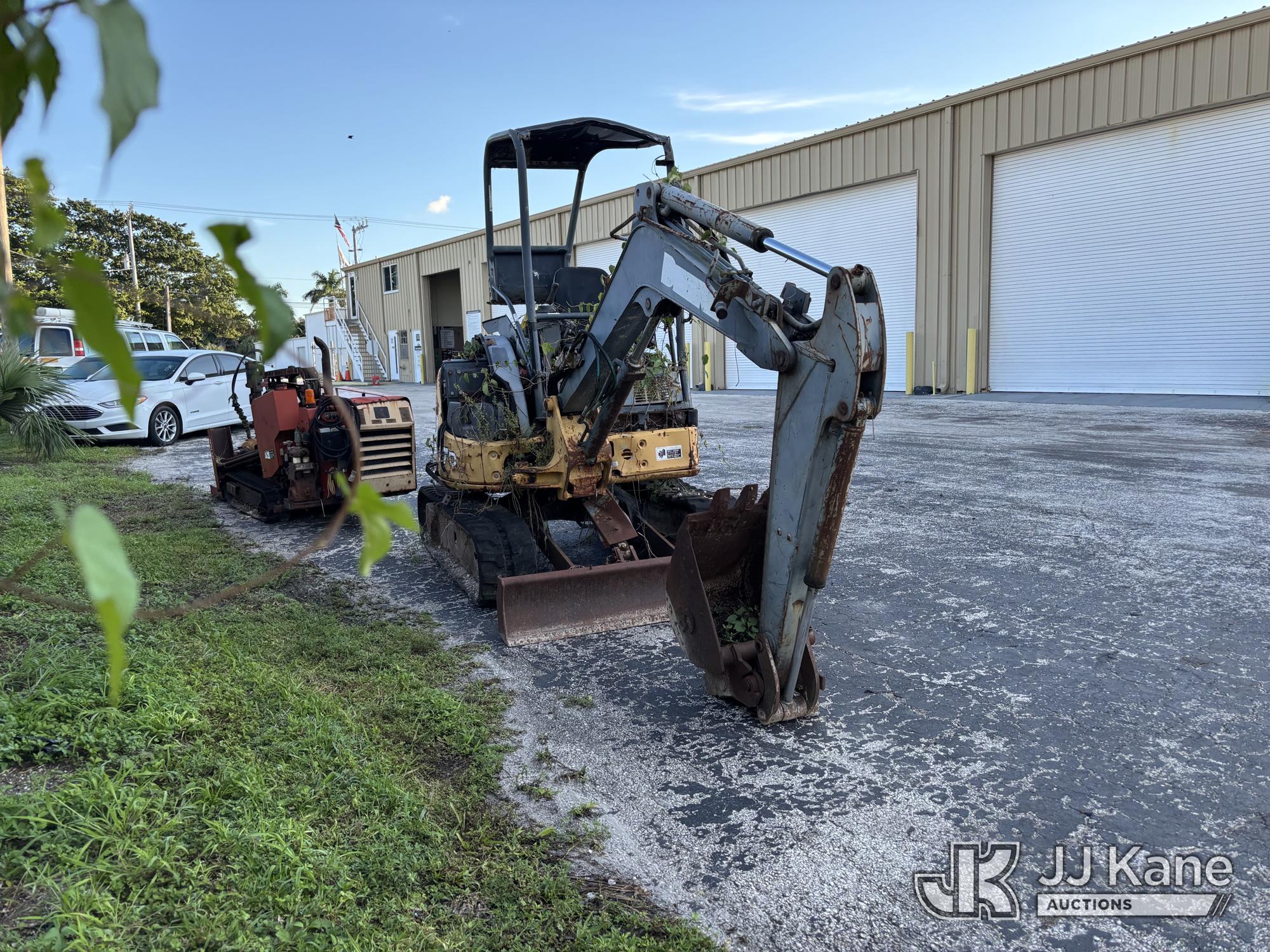 2006 John Deere 27D