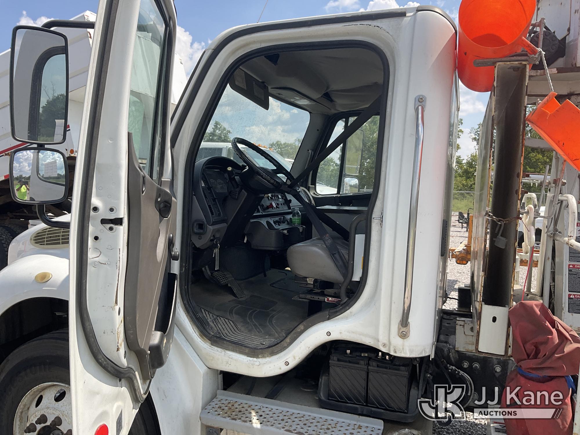2011 Freightliner M2 106
