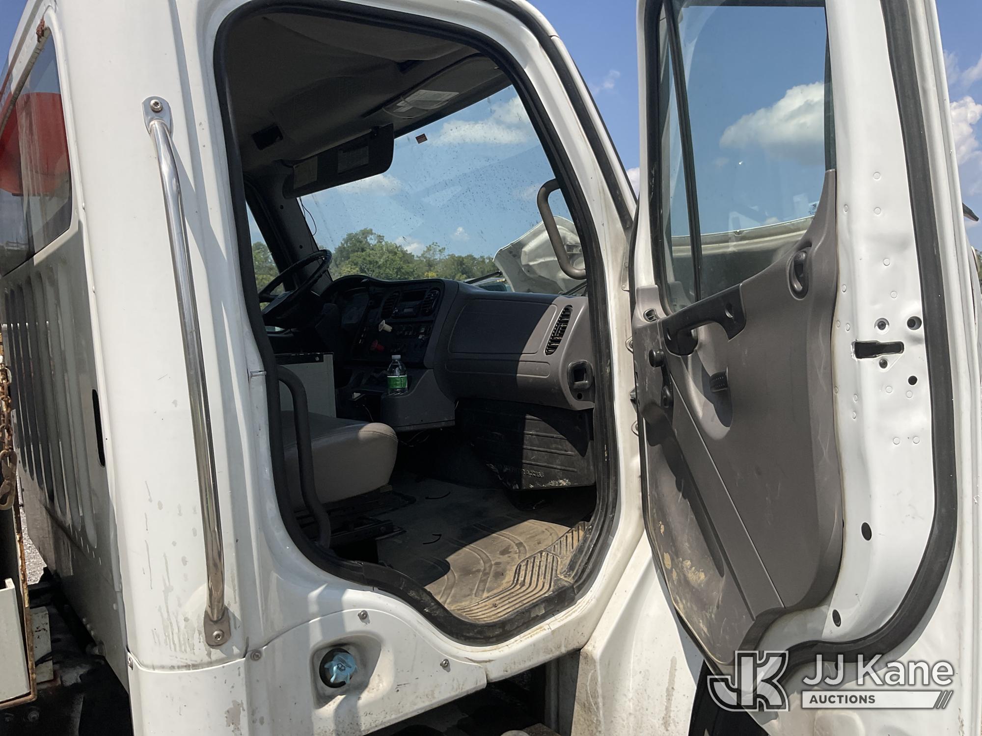 2011 Freightliner M2 106