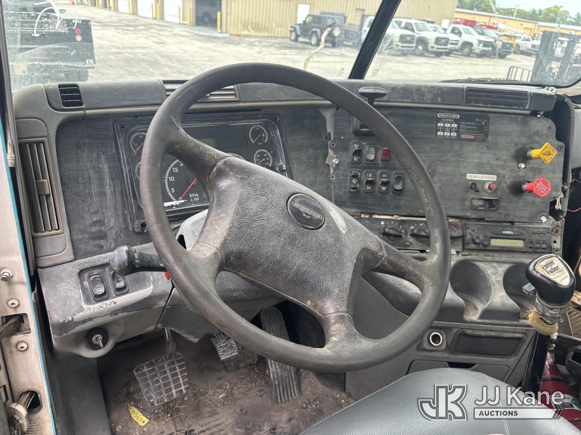 2007 Freightliner COLUMBIA 120