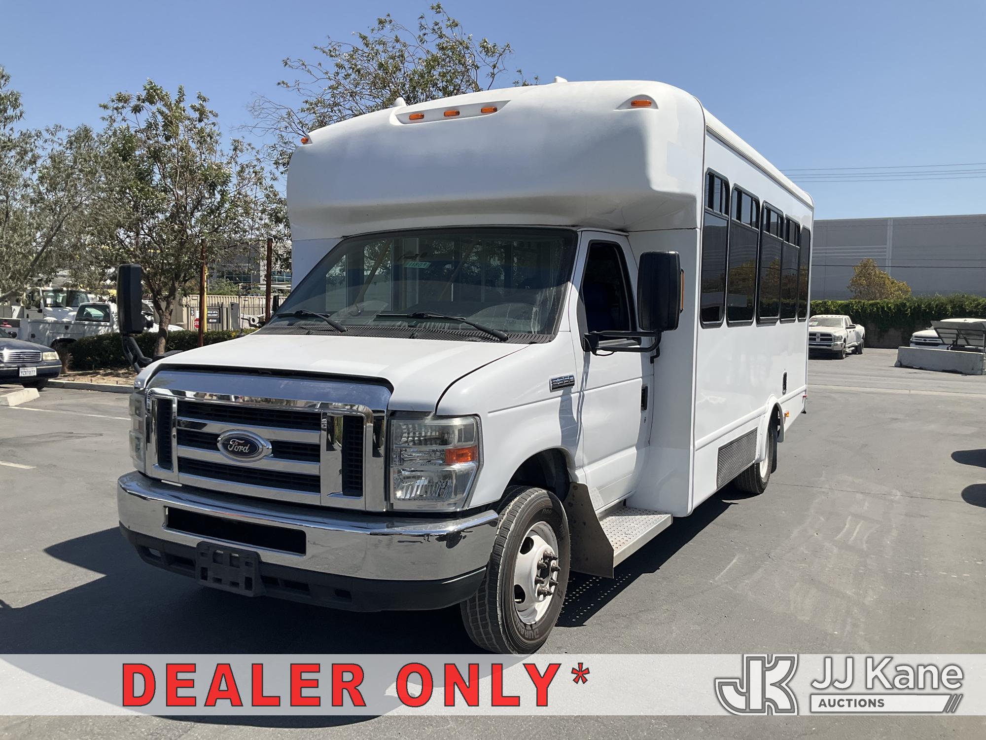 2018 Ford Econoline E-350 Passenger Bus