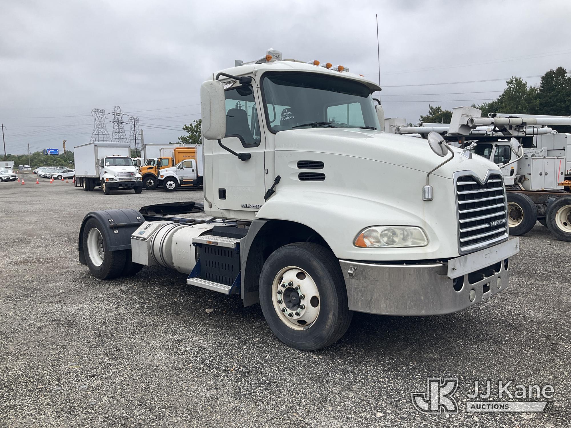 2017 Mack CXU612