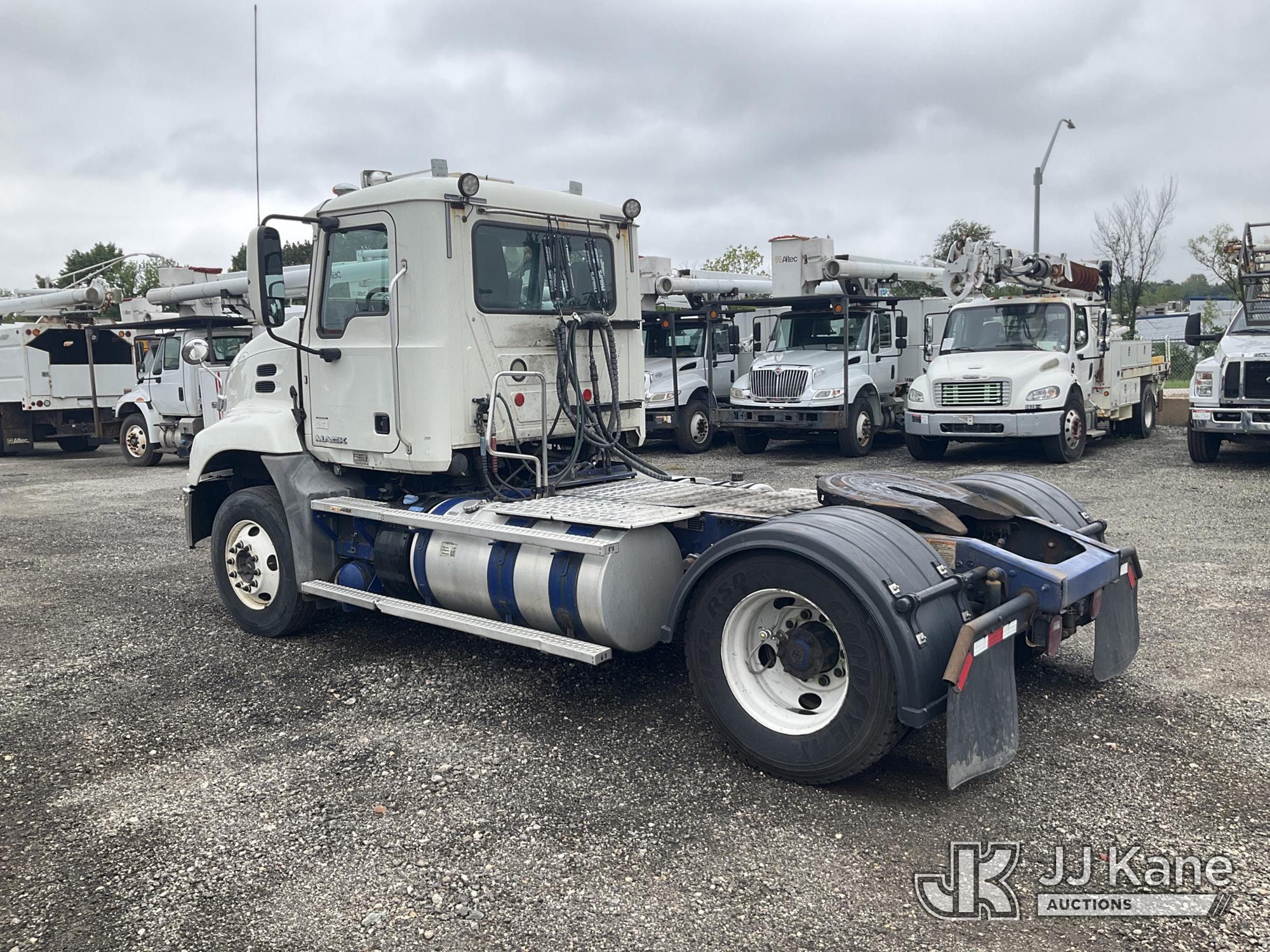2017 Mack CXU612