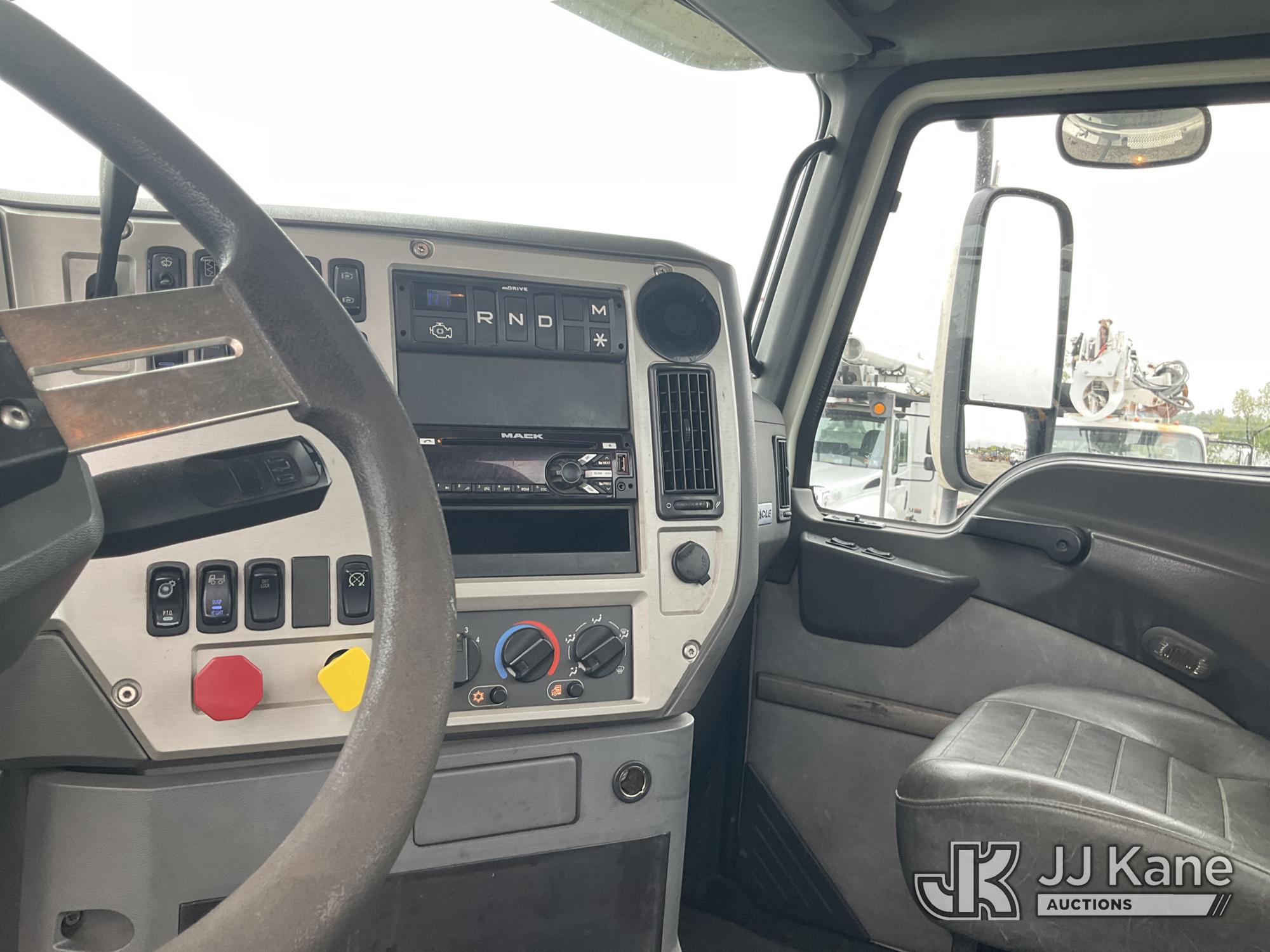 2017 Mack CXU612