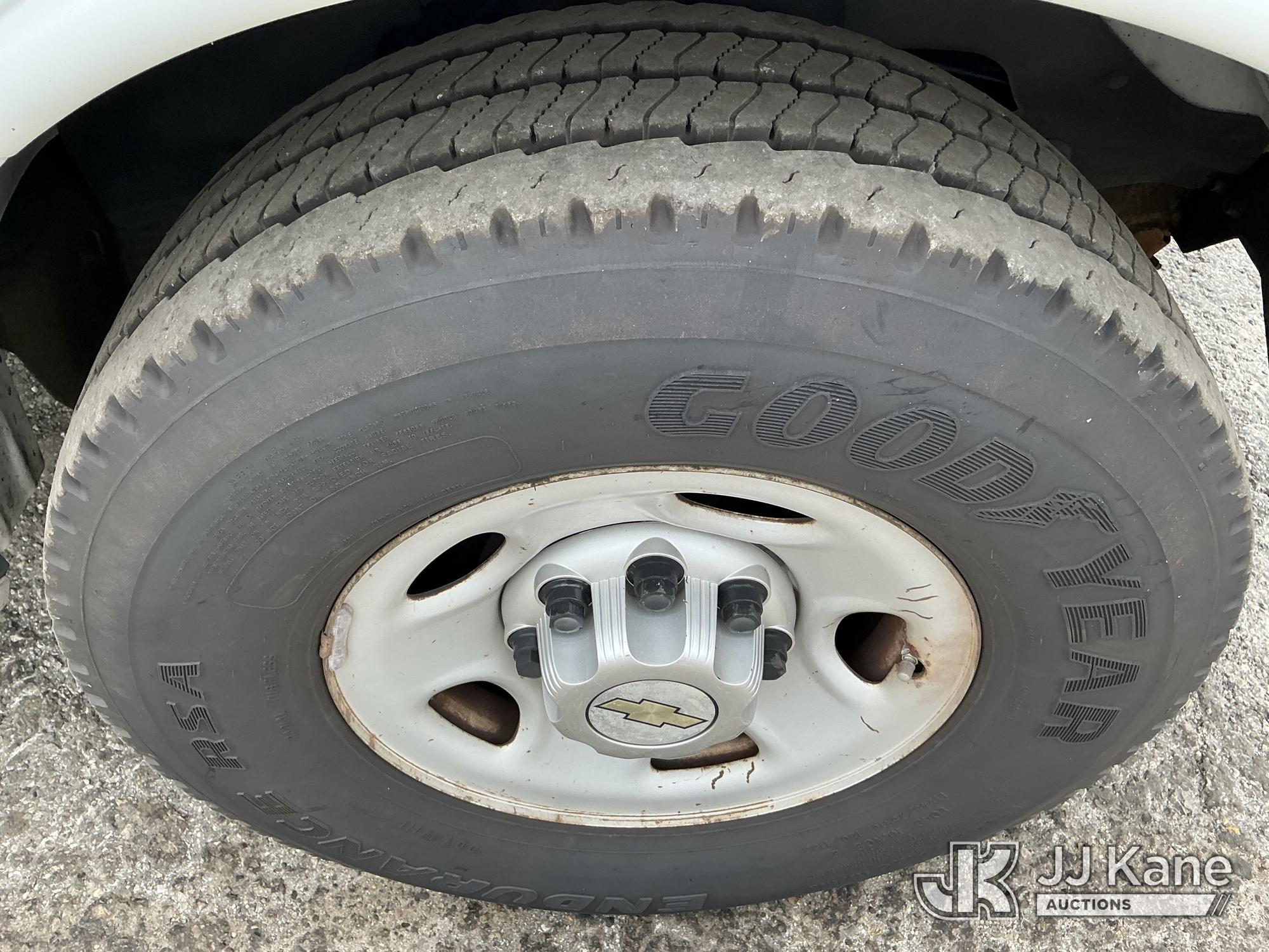 2011 Chevrolet EXPRESS G2500