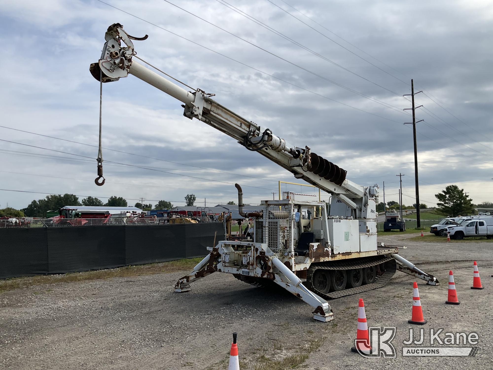 Altec D947-TR, Digger Derrick mounted on 2001 CME800 Crawler All Terrain Vehicle