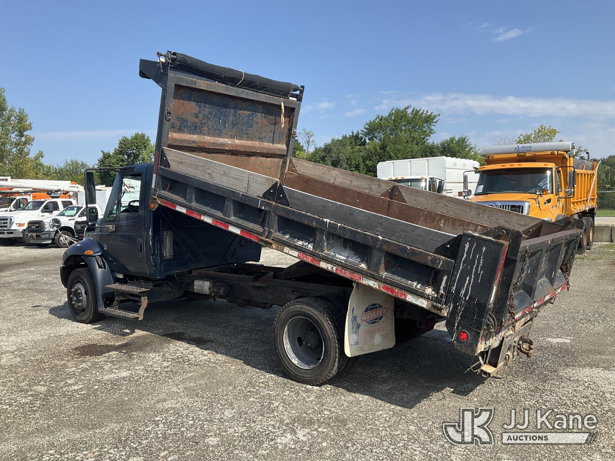 2003 International 4200 LP
