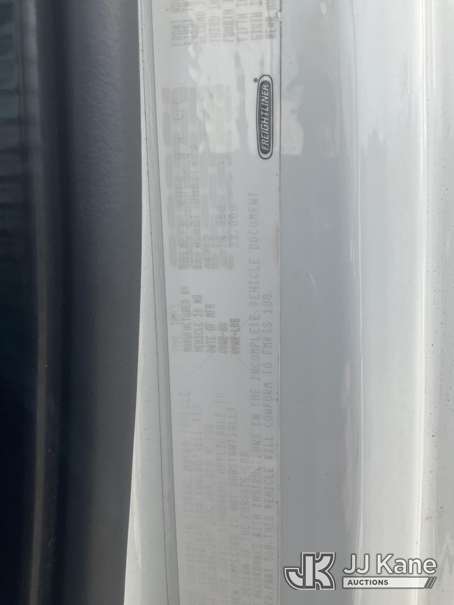 2013 Freightliner M2 106