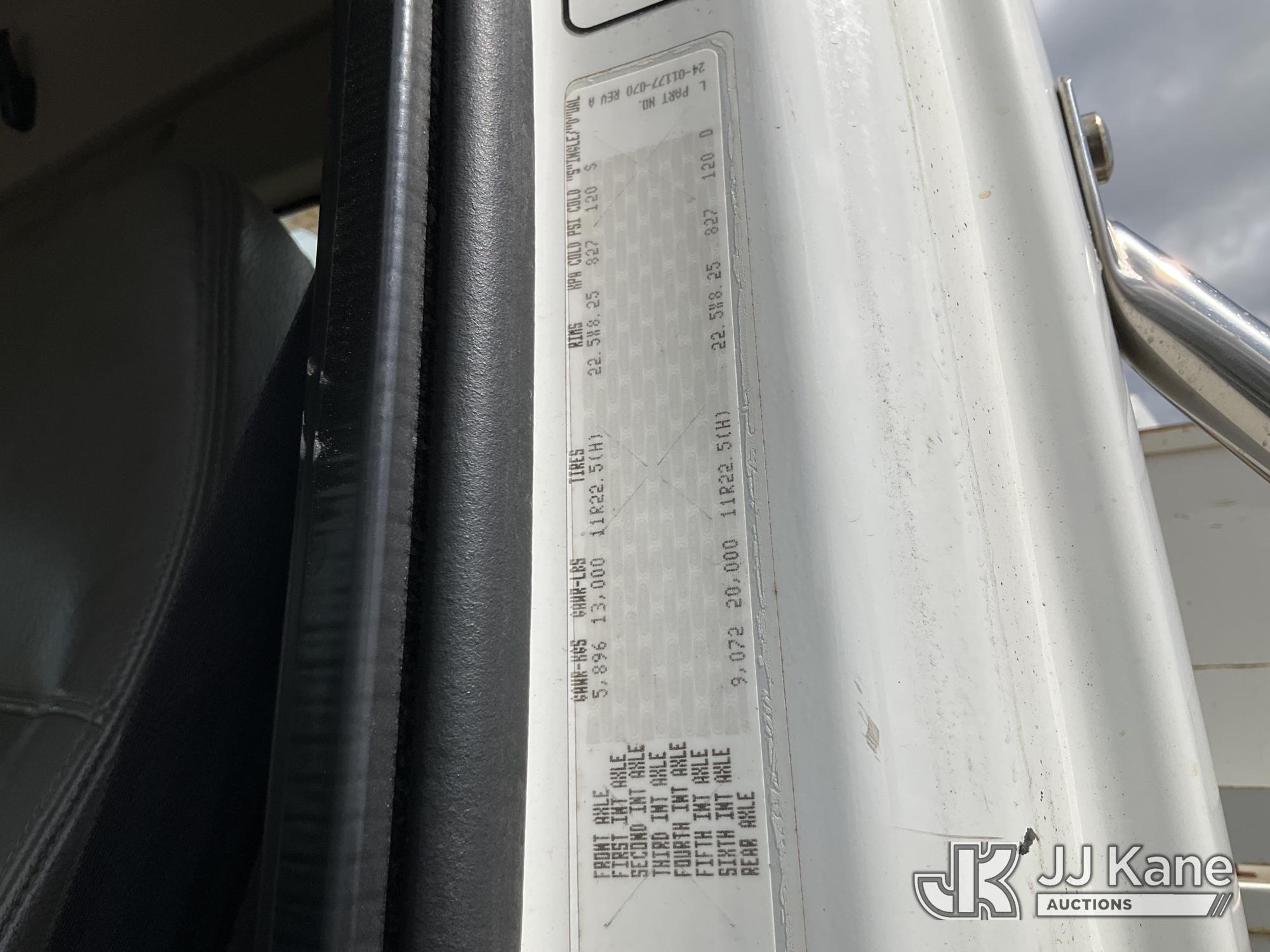 2011 Freightliner M2 106