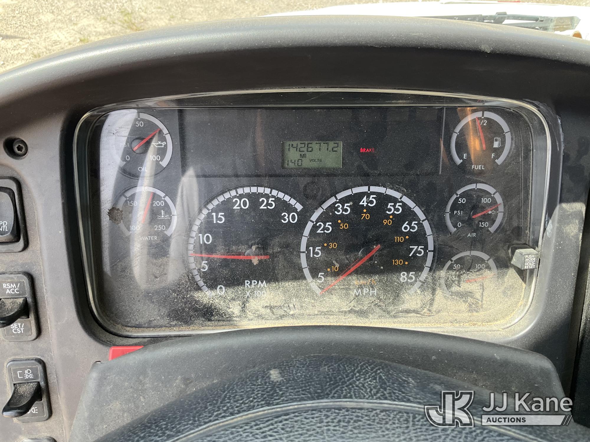 2011 Freightliner M2 106