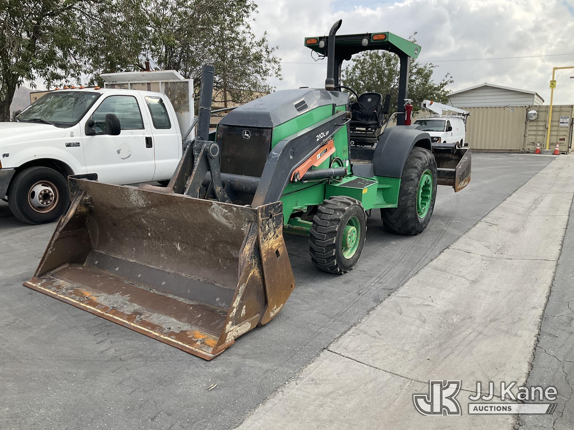 2017 John Deere 210L EP 4x4