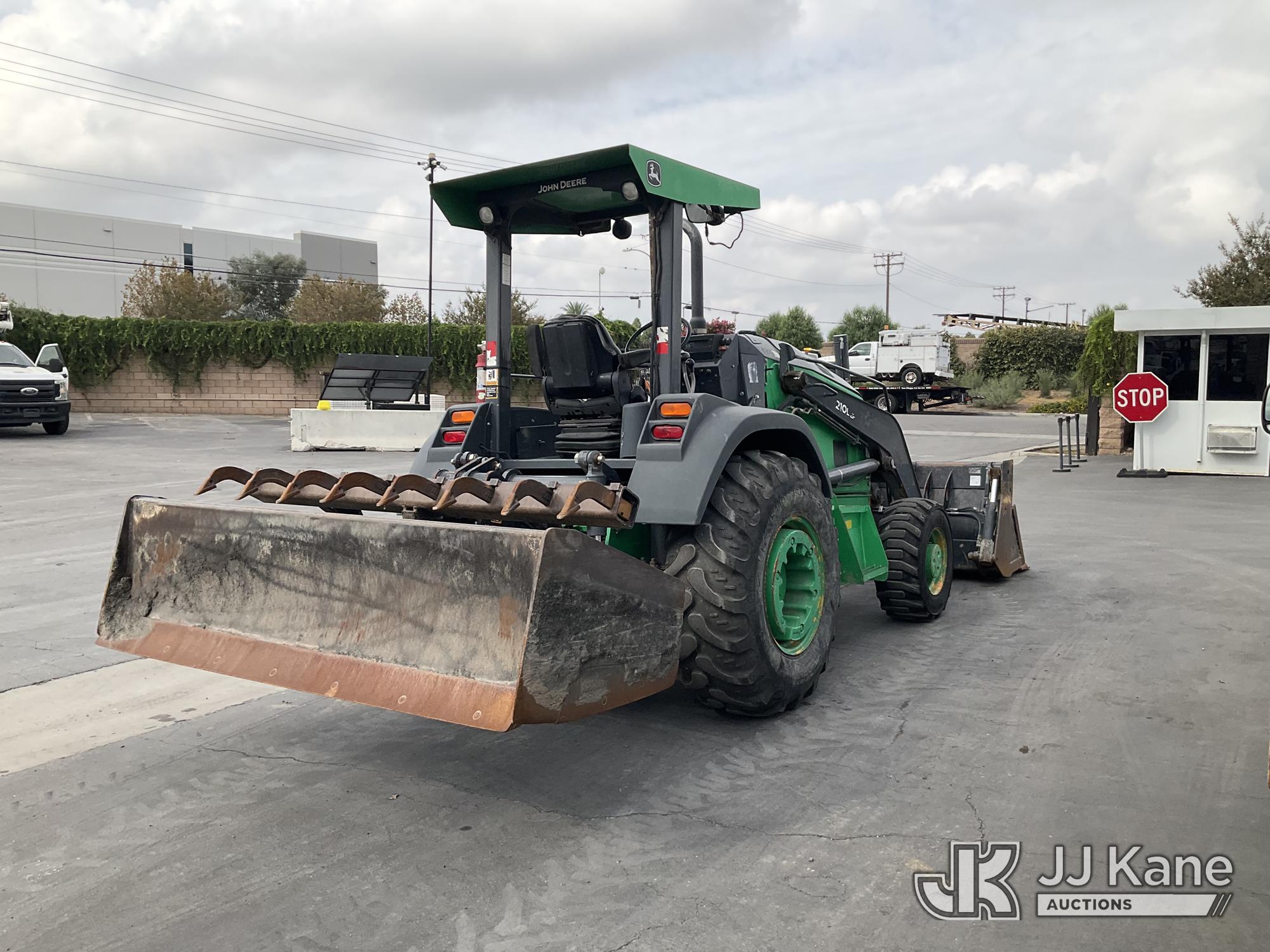 2017 John Deere 210L EP 4x4