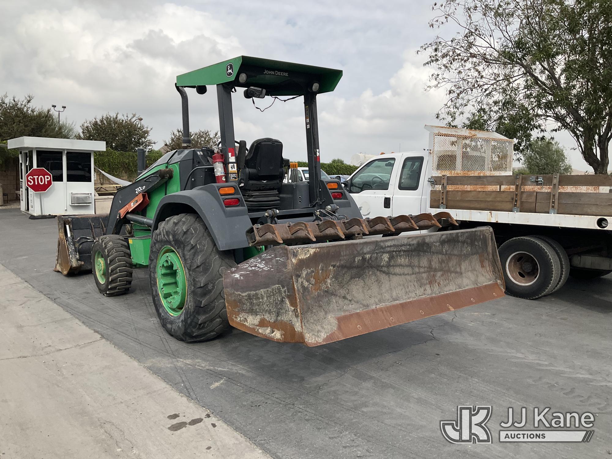 2017 John Deere 210L EP 4x4